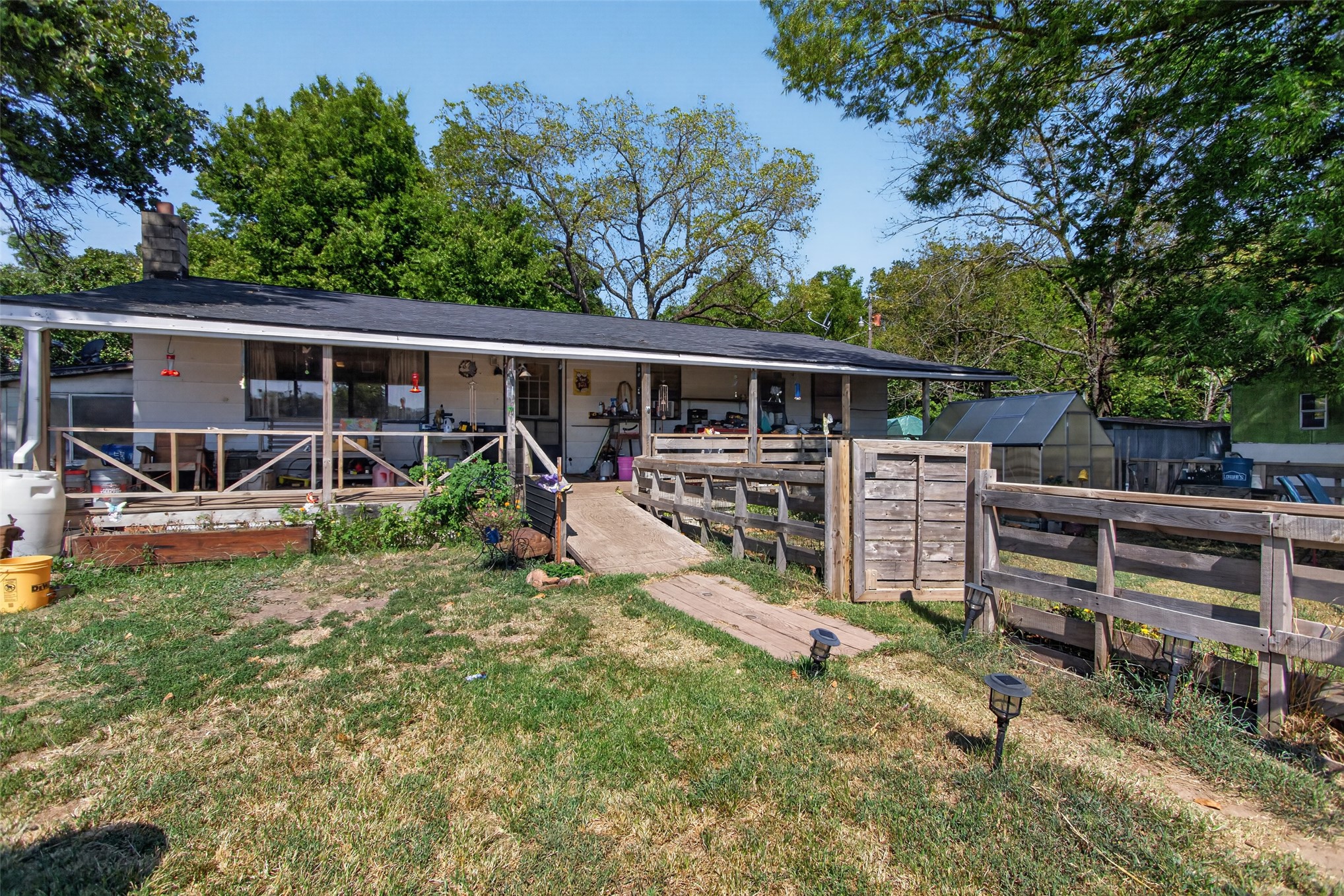 452303 E 270 Property Photo 5