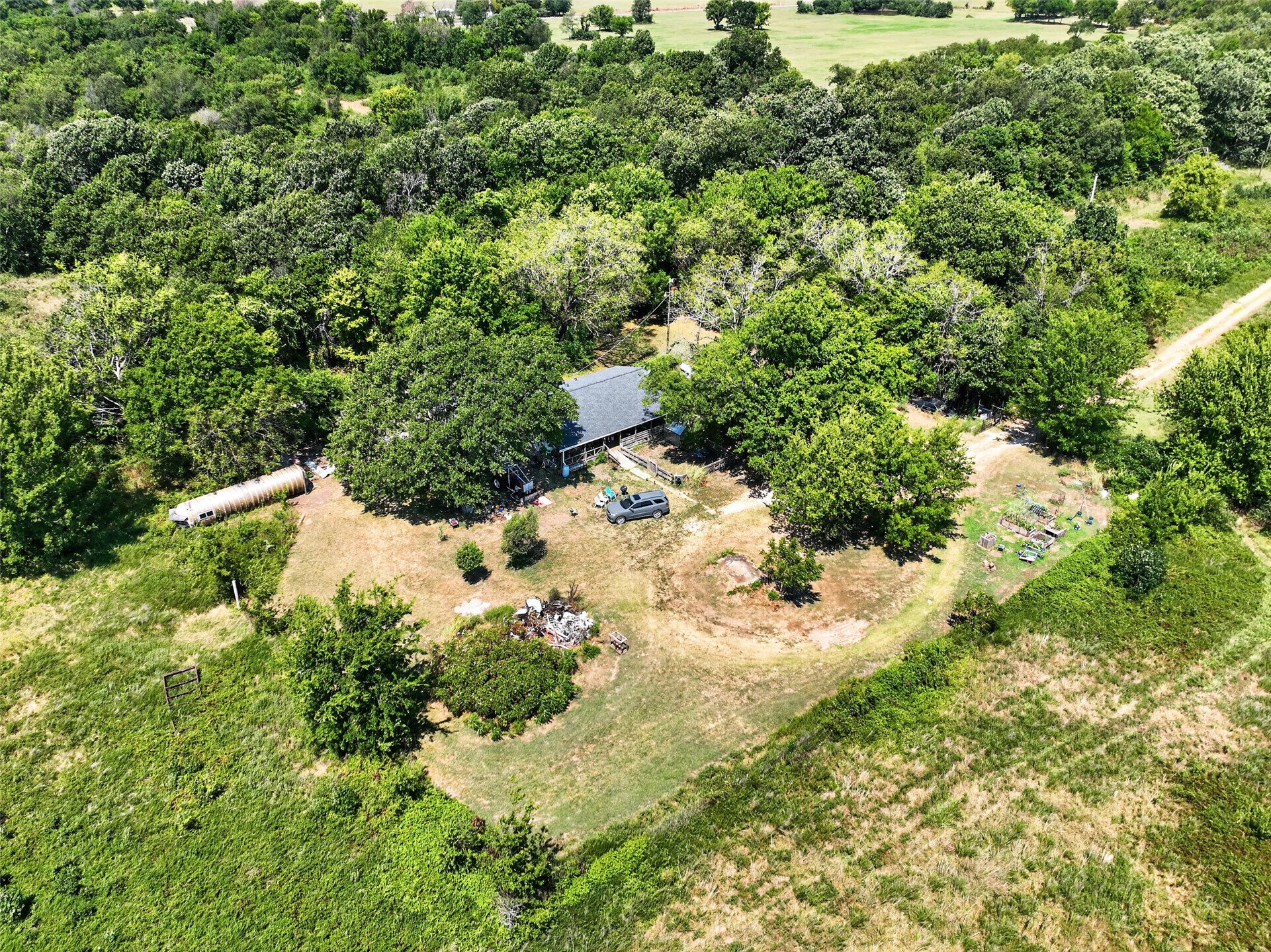 452303 E 270 Property Photo 7