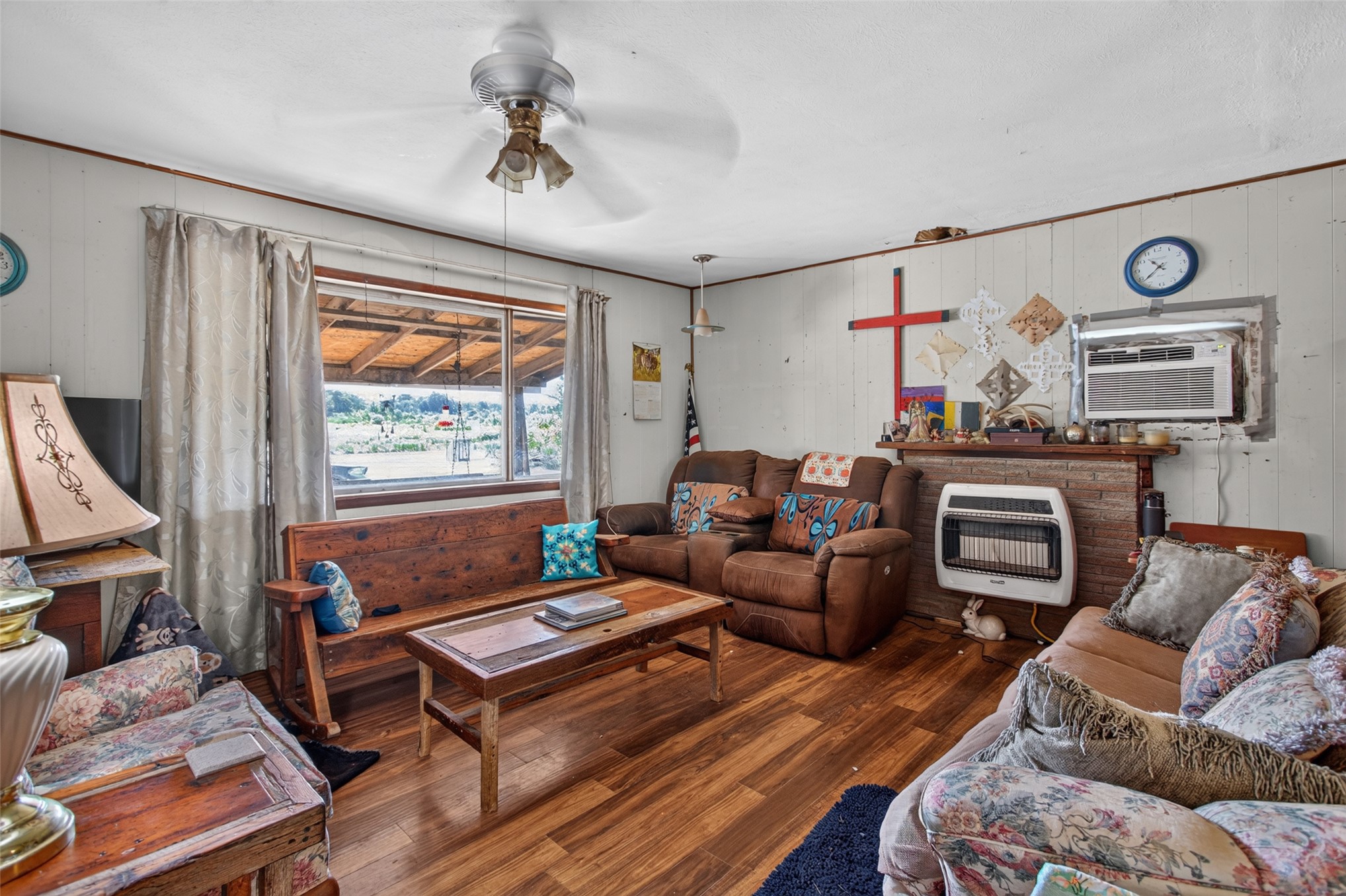 452303 E 270 Property Photo 24