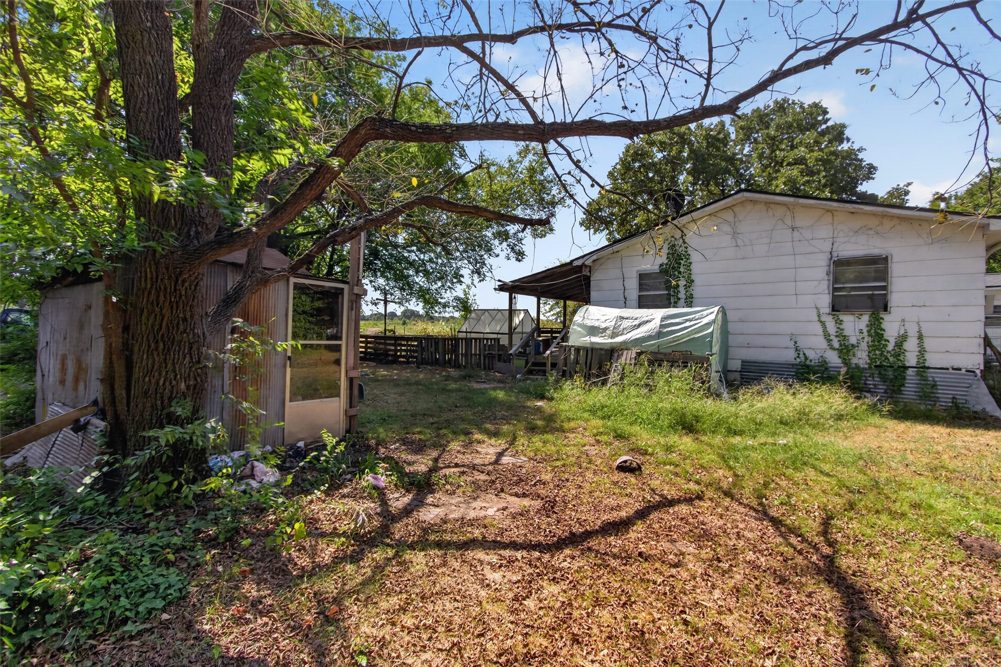 452303 E 270 Property Photo 38