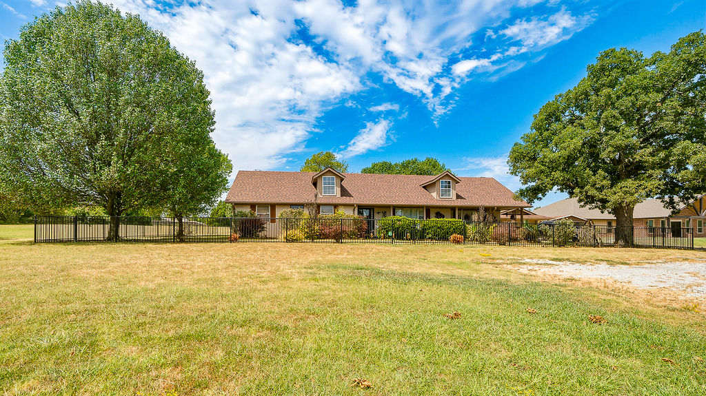 623 N Main Property Photo 1