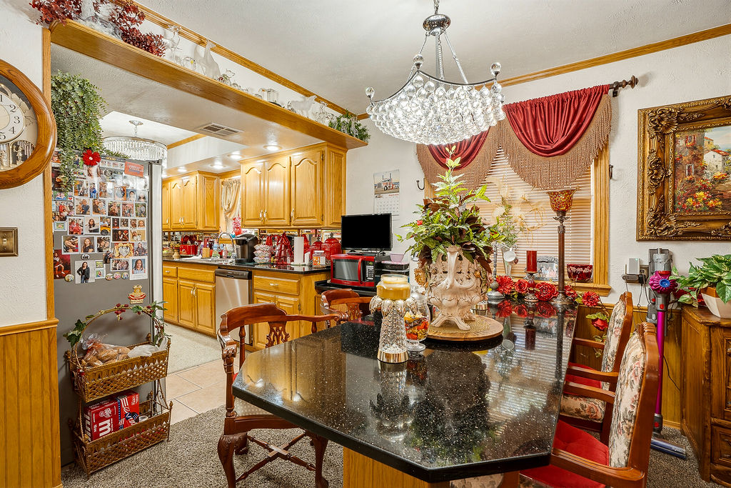623 N Main Property Photo 15