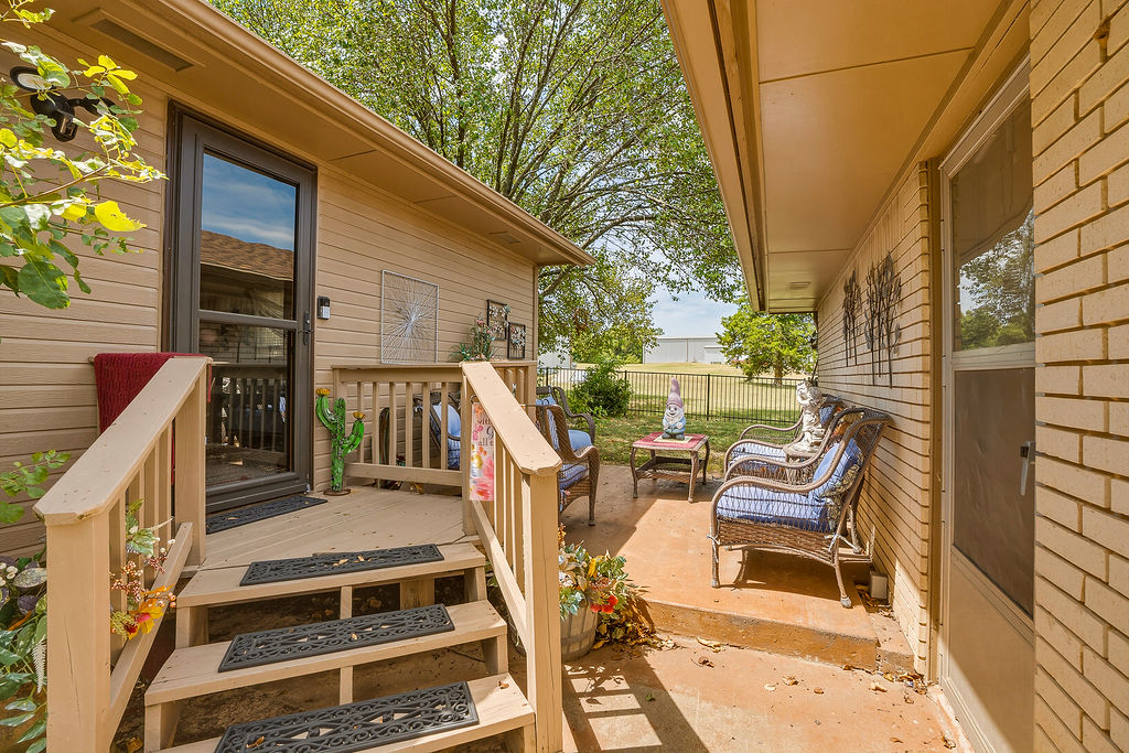 623 N Main Property Photo 40
