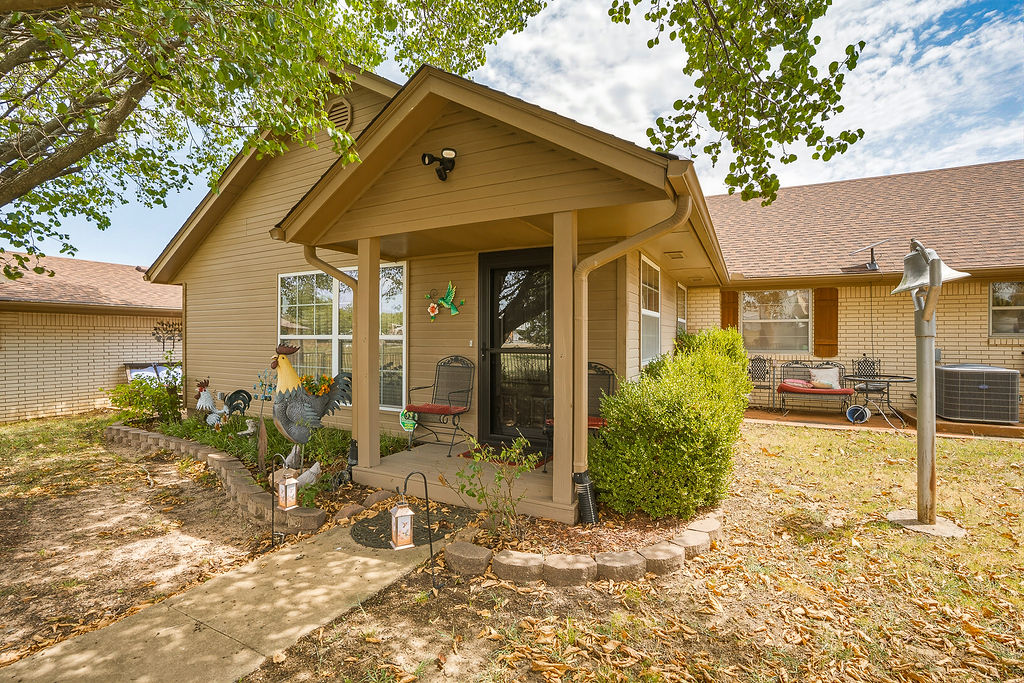 623 N Main Property Photo 41