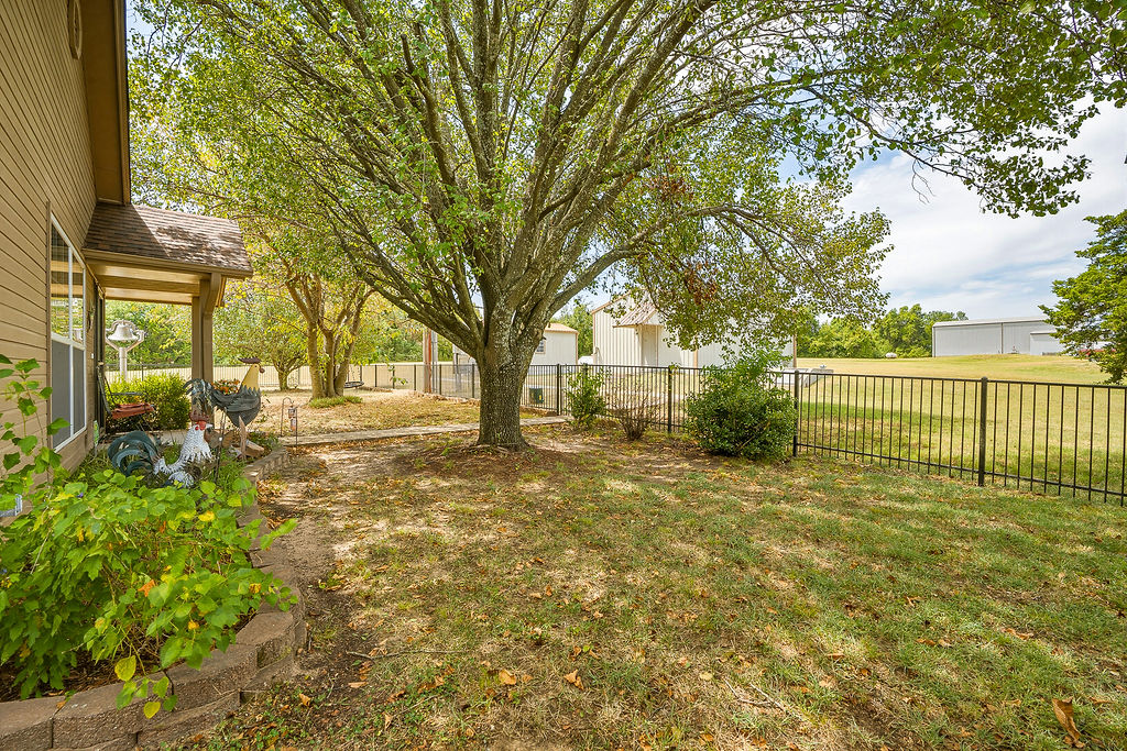 623 N Main Property Photo 43