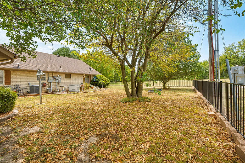 623 N Main Property Photo 44