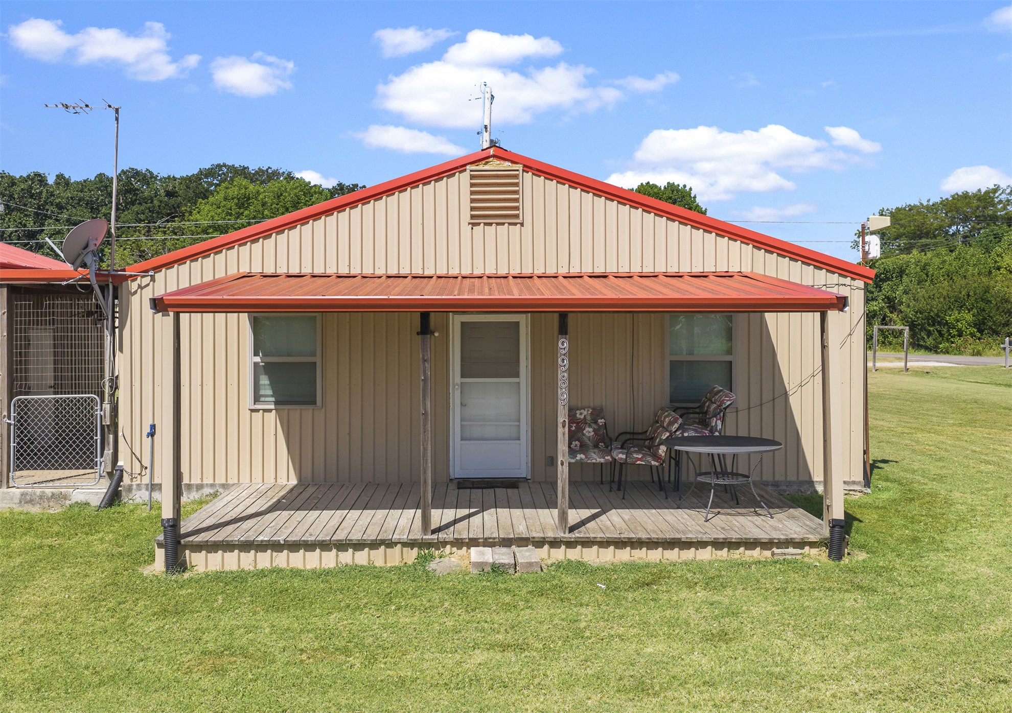 9989 Polecat Avenue Property Photo 1