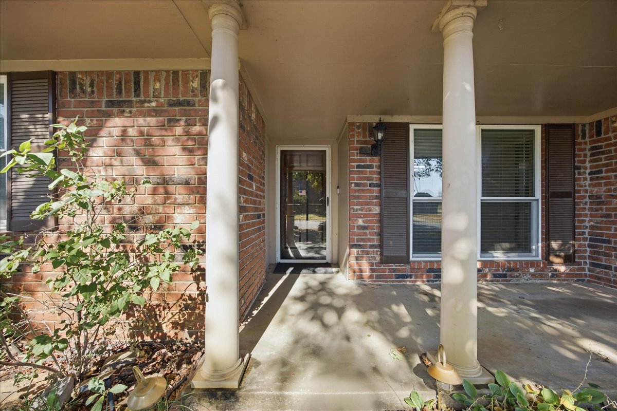 1024 N Forest Place Property Photo 5