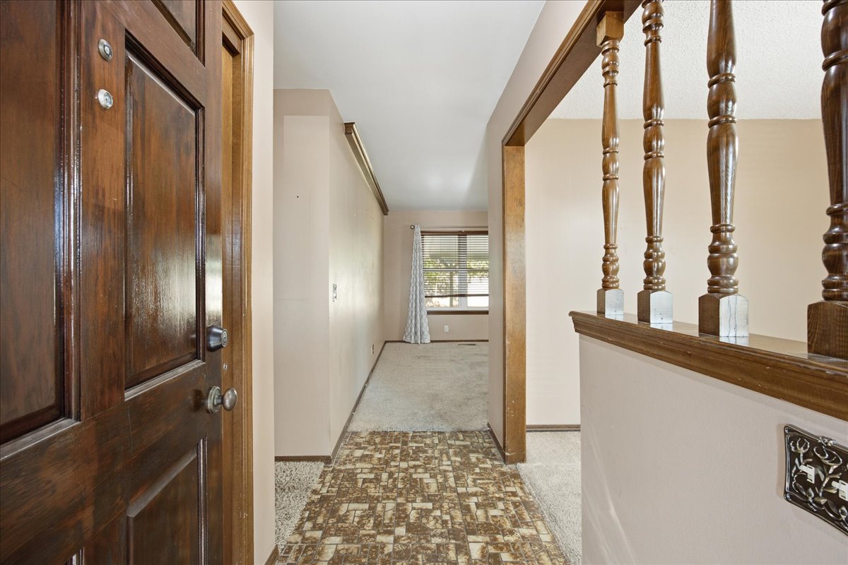 1024 N Forest Place Property Photo 6