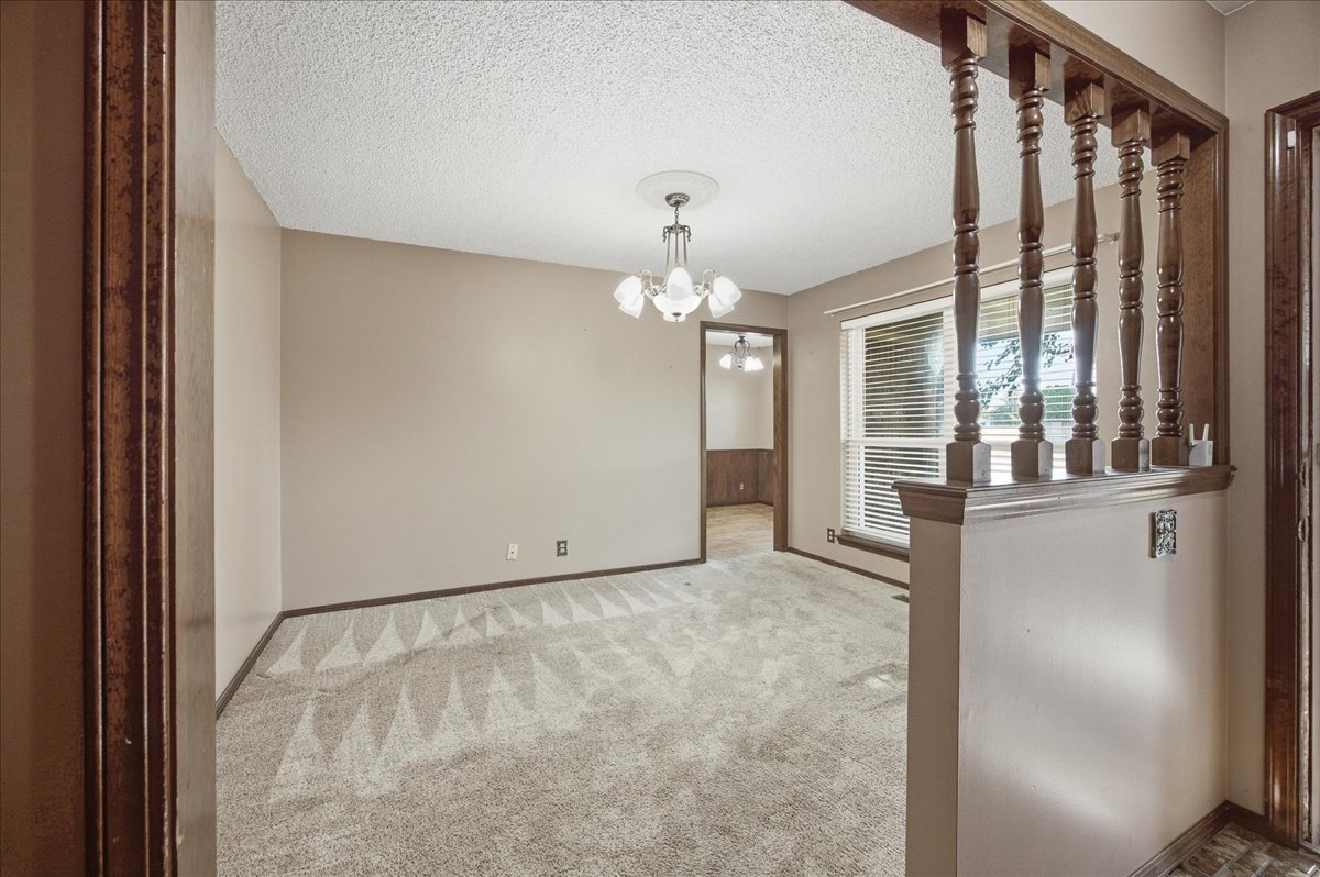1024 N Forest Place Property Photo 7