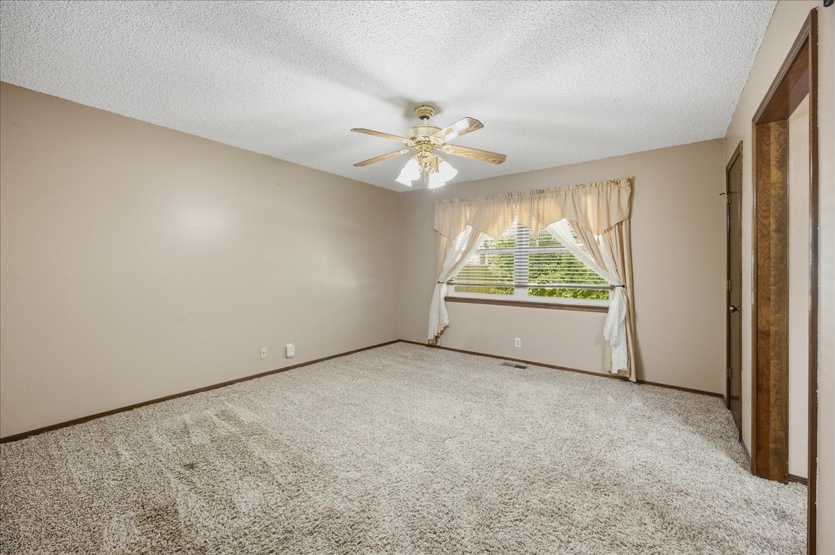 1024 N Forest Place Property Photo 34