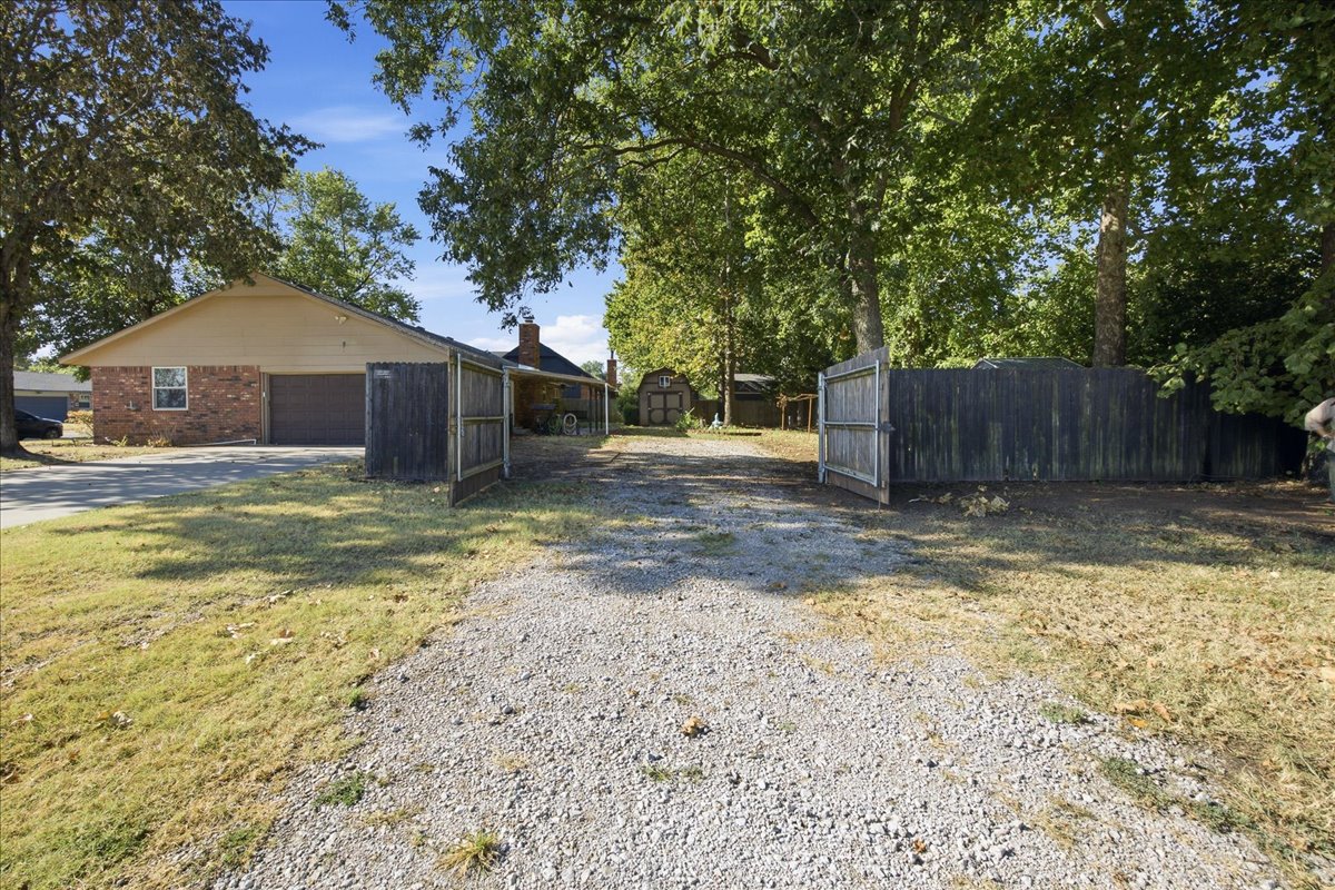 1024 N Forest Place Property Photo 48