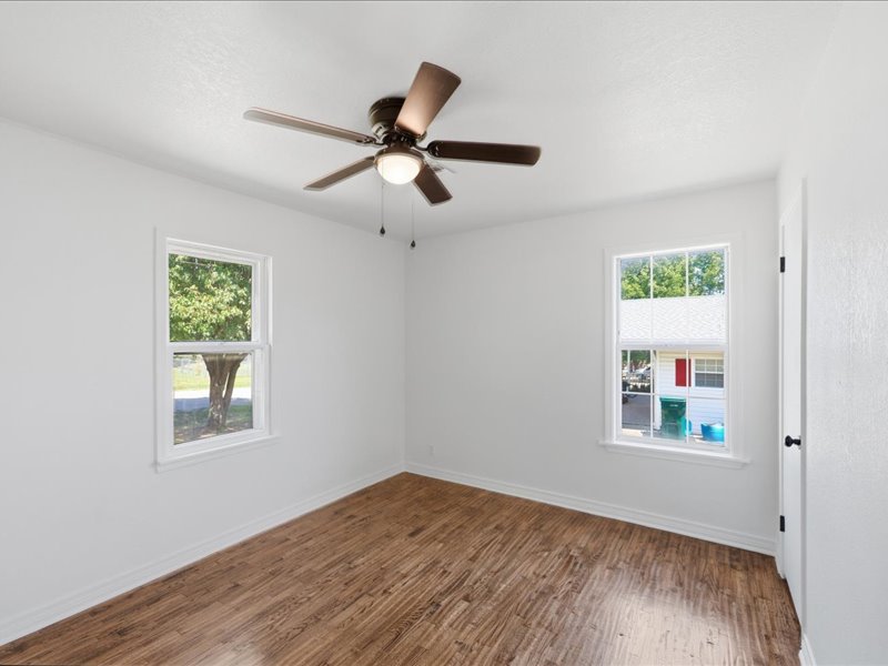 102 W 43rd Street S Property Photo 17