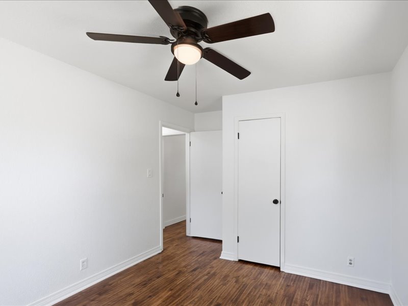 102 W 43rd Street S Property Photo 18