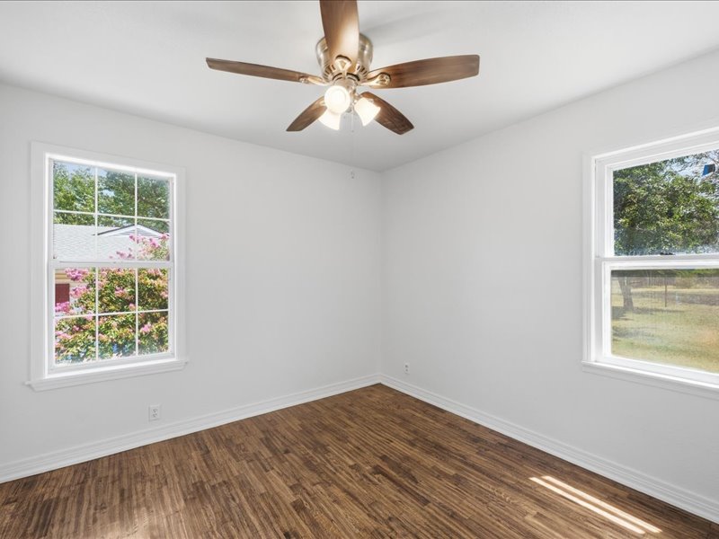 102 W 43rd Street S Property Photo 20