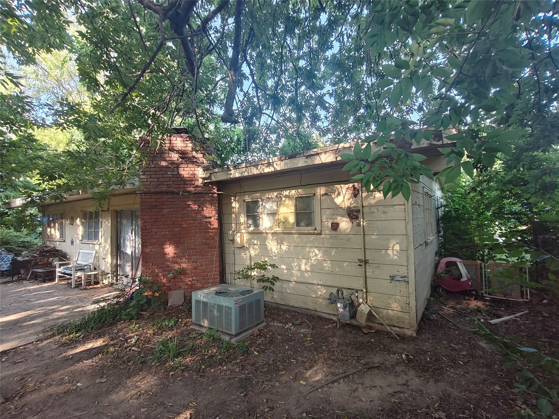 866 N Union East Place Property Photo 5