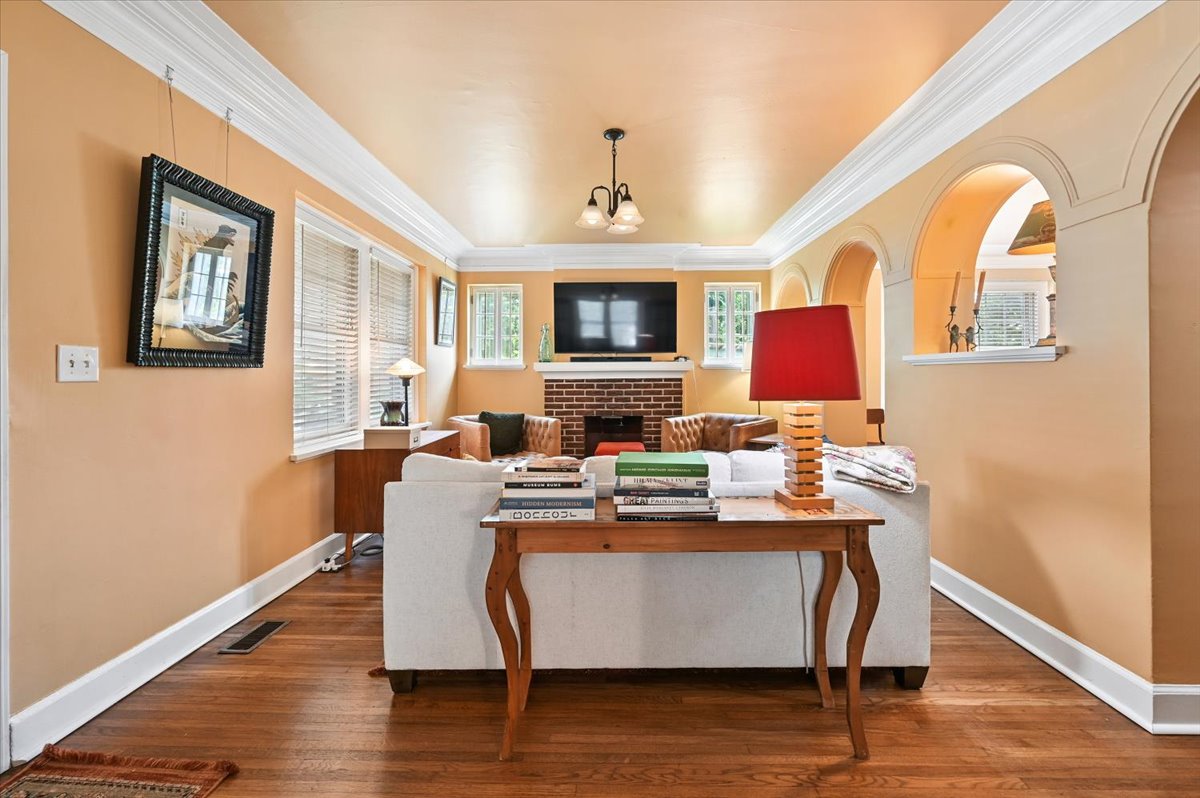 207 S Montclair Avenue Property Photo 8