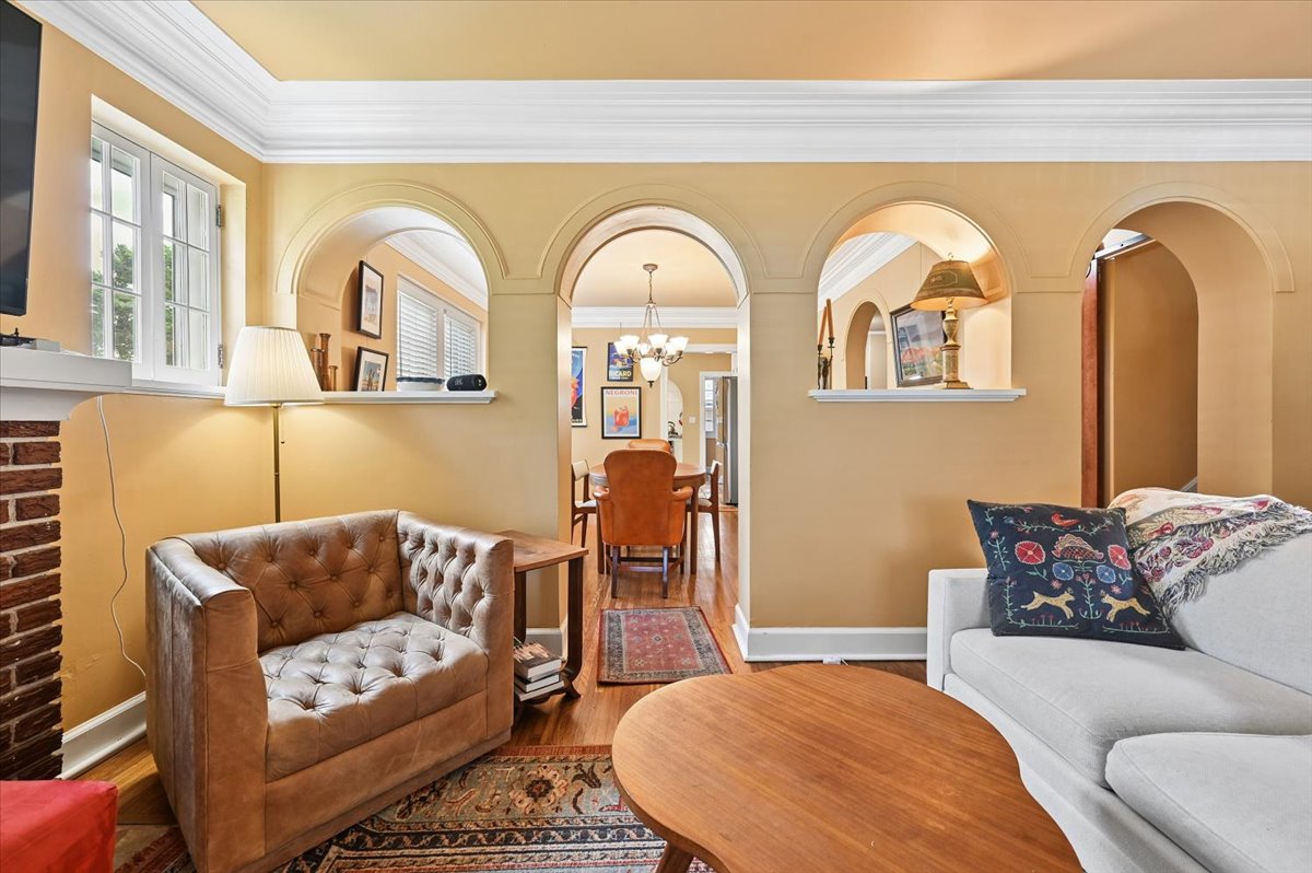 207 S Montclair Avenue Property Photo 10