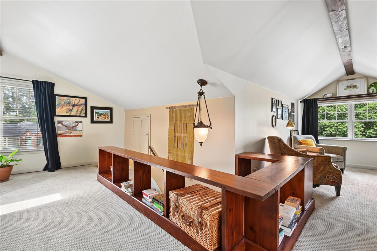 207 S Montclair Avenue Property Photo 28