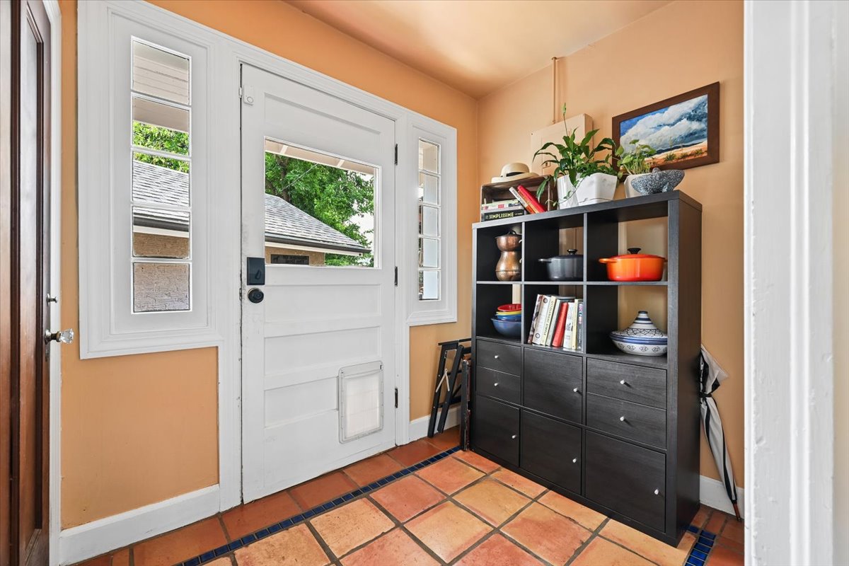 207 S Montclair Avenue Property Photo 38