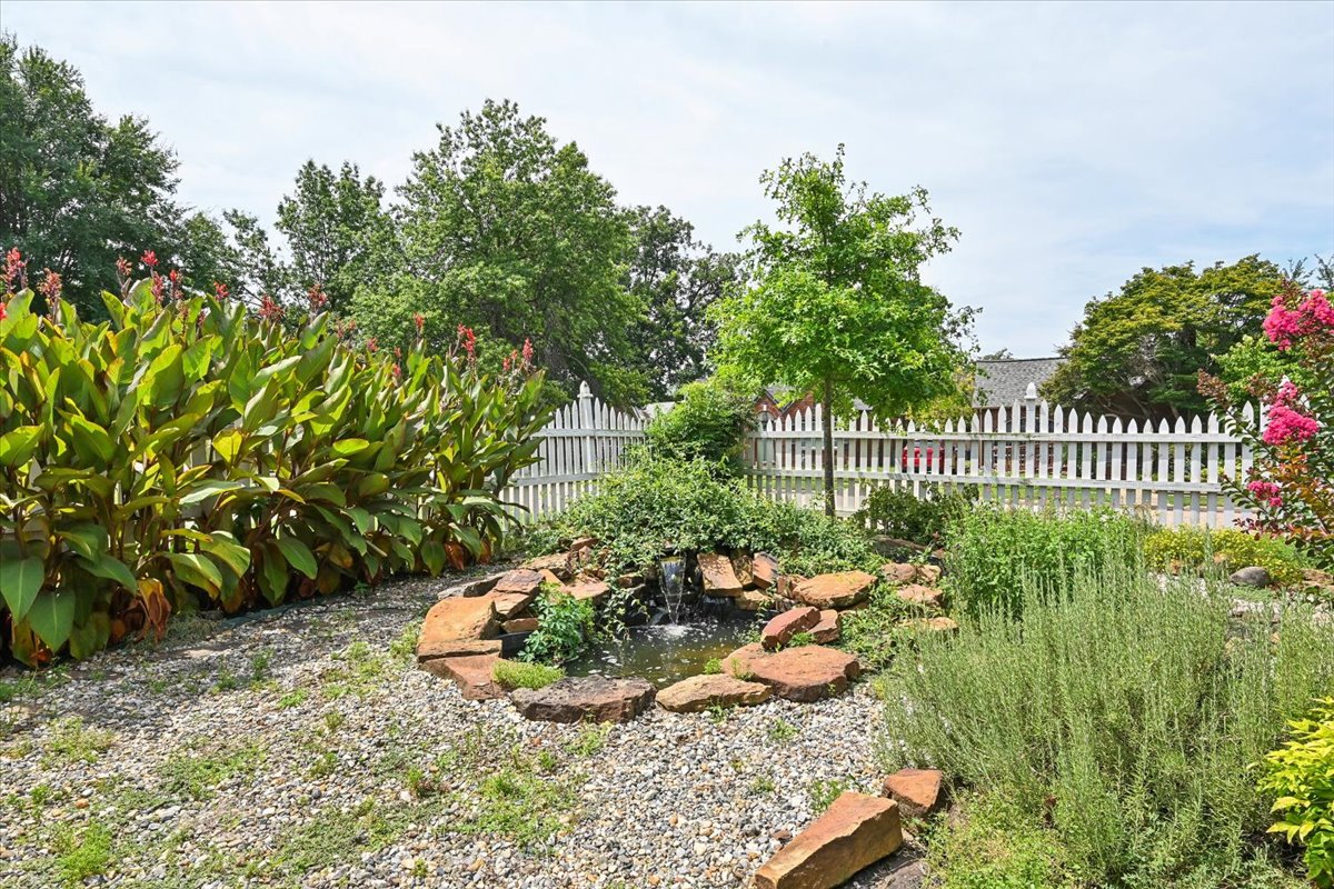 207 S Montclair Avenue Property Photo 45