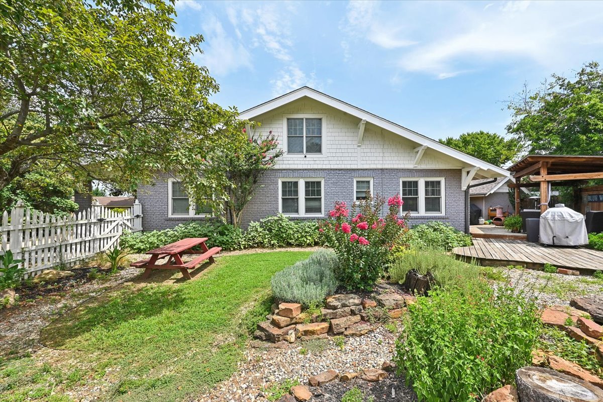 207 S Montclair Avenue Property Photo 48