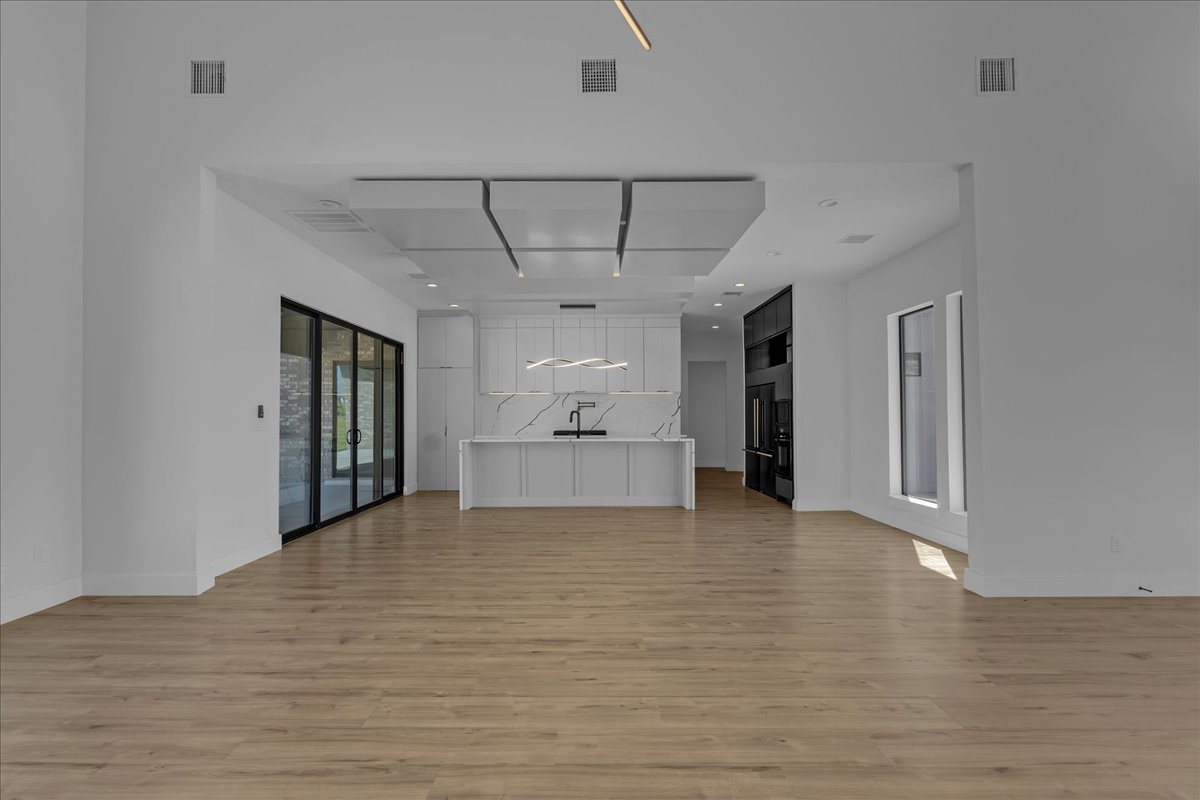 3497 E 400 Road Property Photo 17
