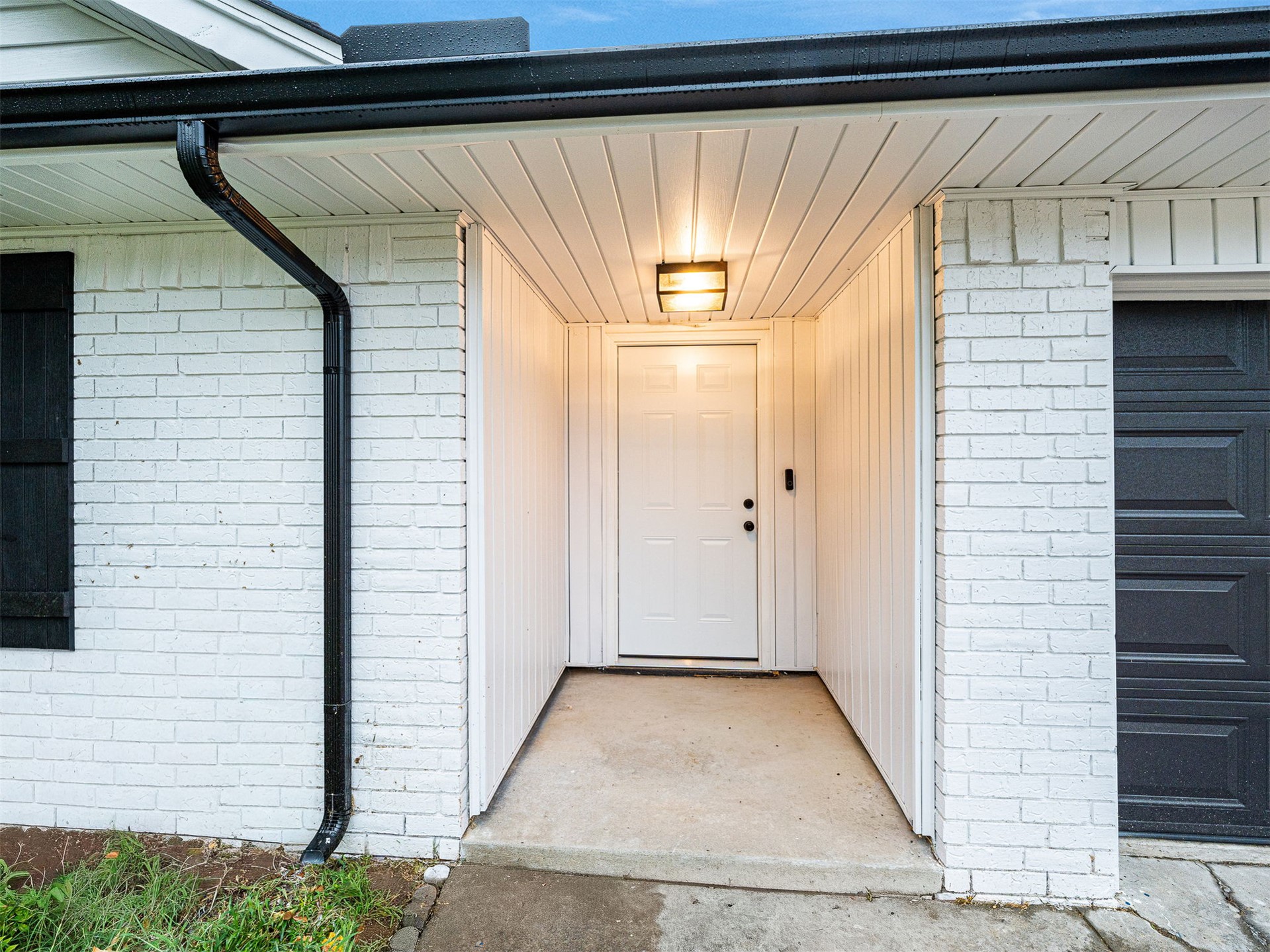 309 Capitol Street Property Photo 3