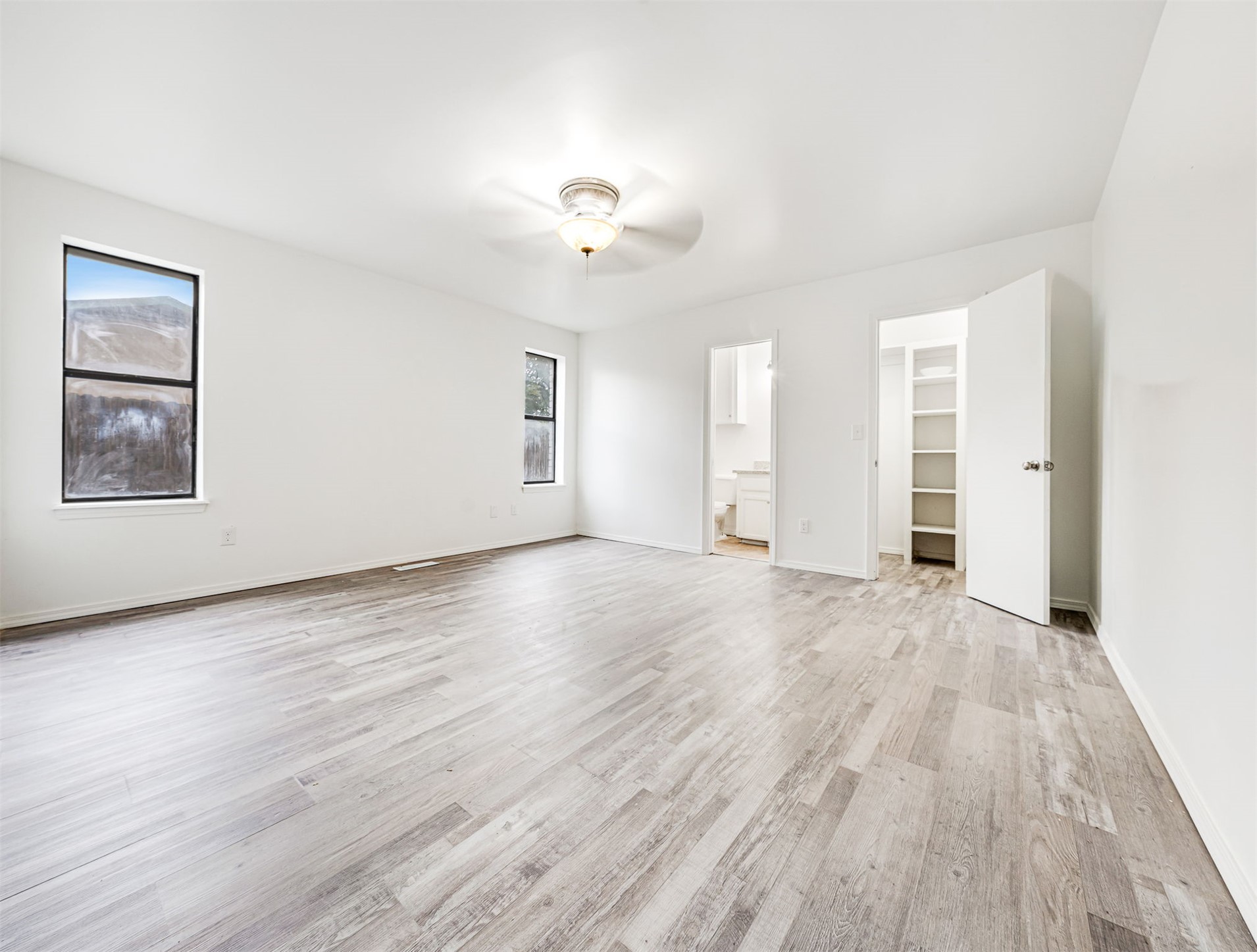 309 Capitol Street Property Photo 13