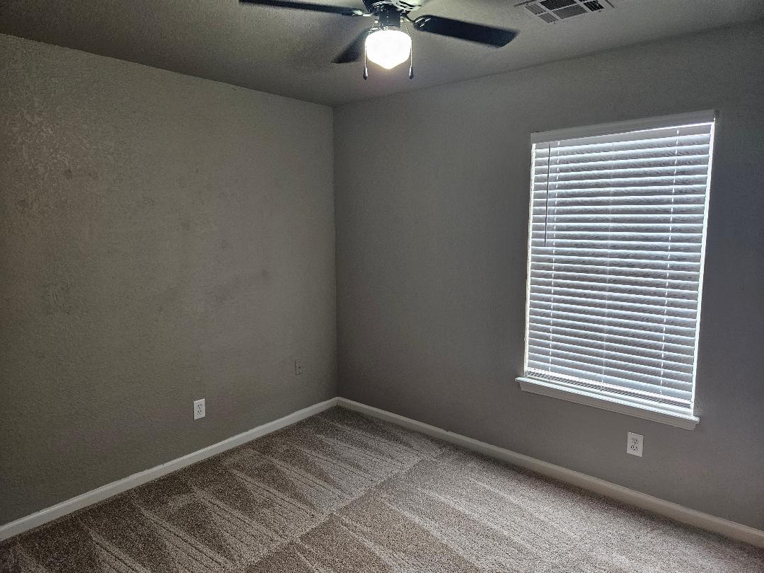 5443 W 11th Street Property Photo 5