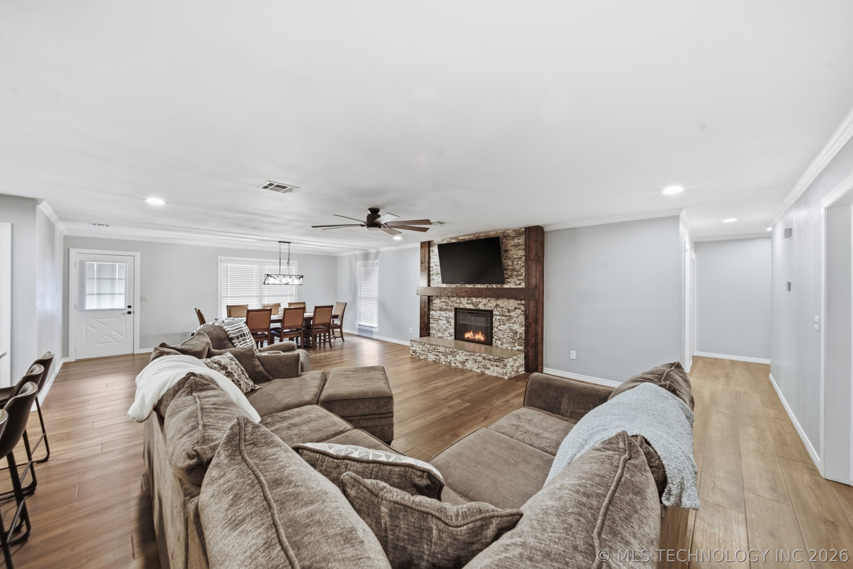 12123 S 4090 Road Property Photo 9