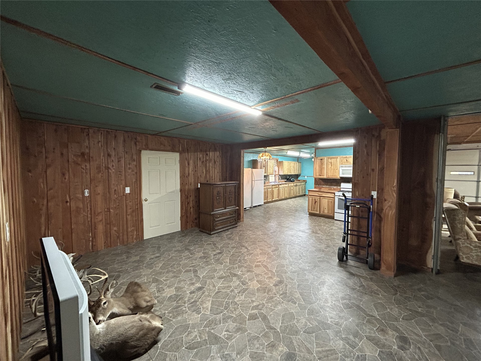 9915 Se Highway 2 Property Photo 16
