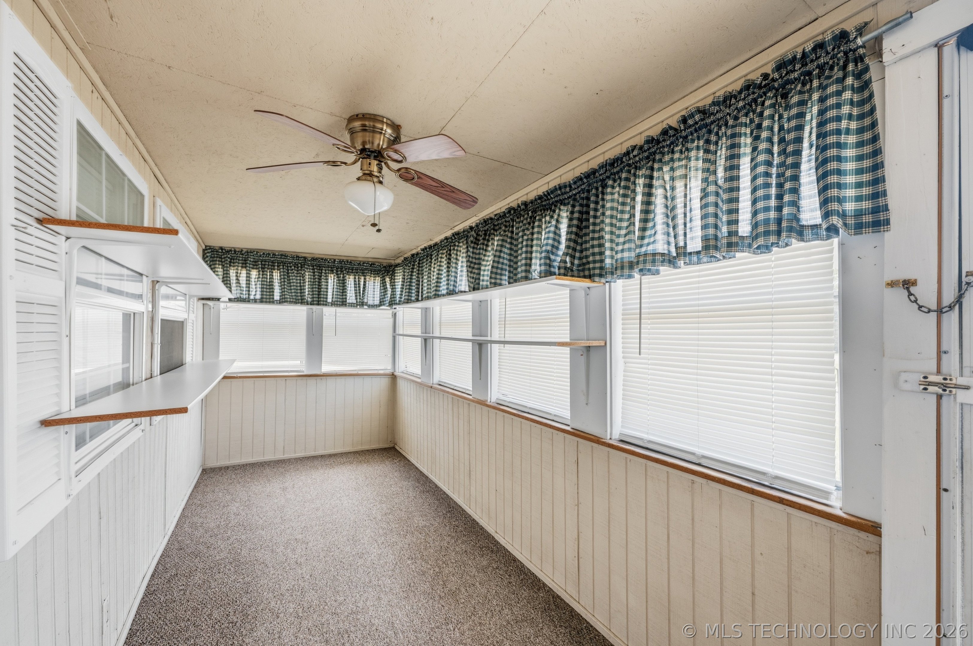 635 S Javine Street Property Photo 7