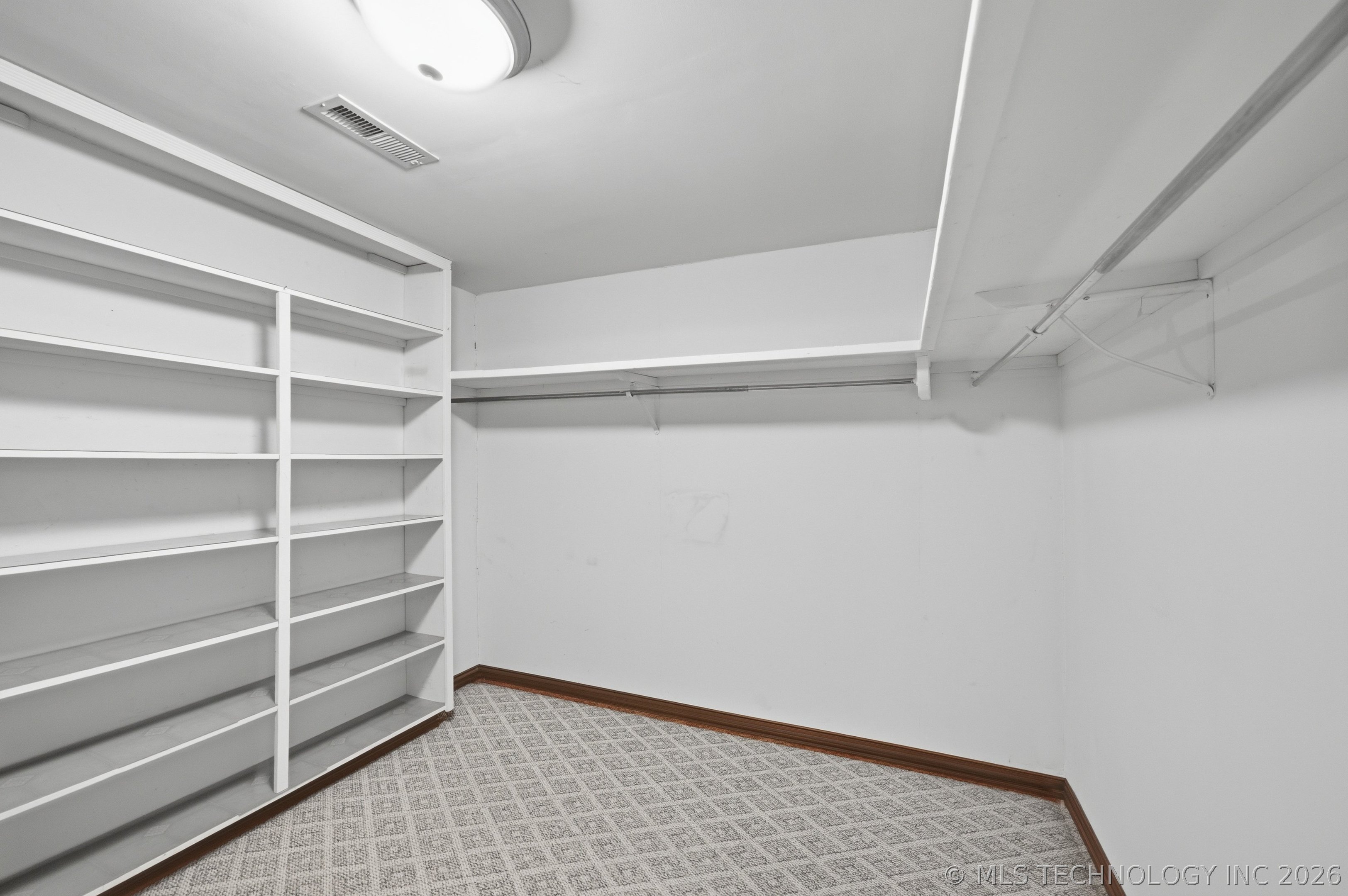 635 S Javine Street Property Photo 16