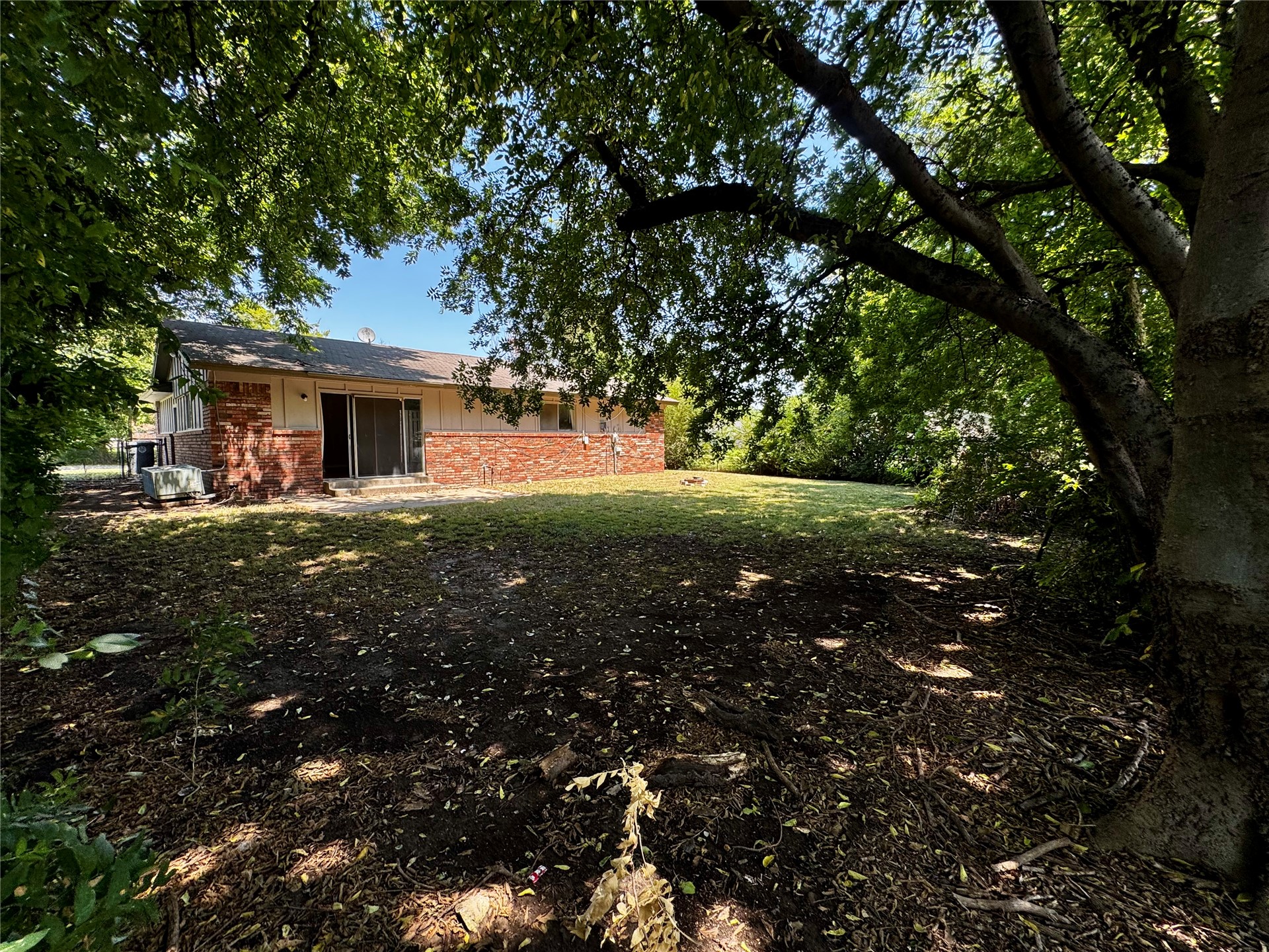 11552 E 27th Court Property Photo 20