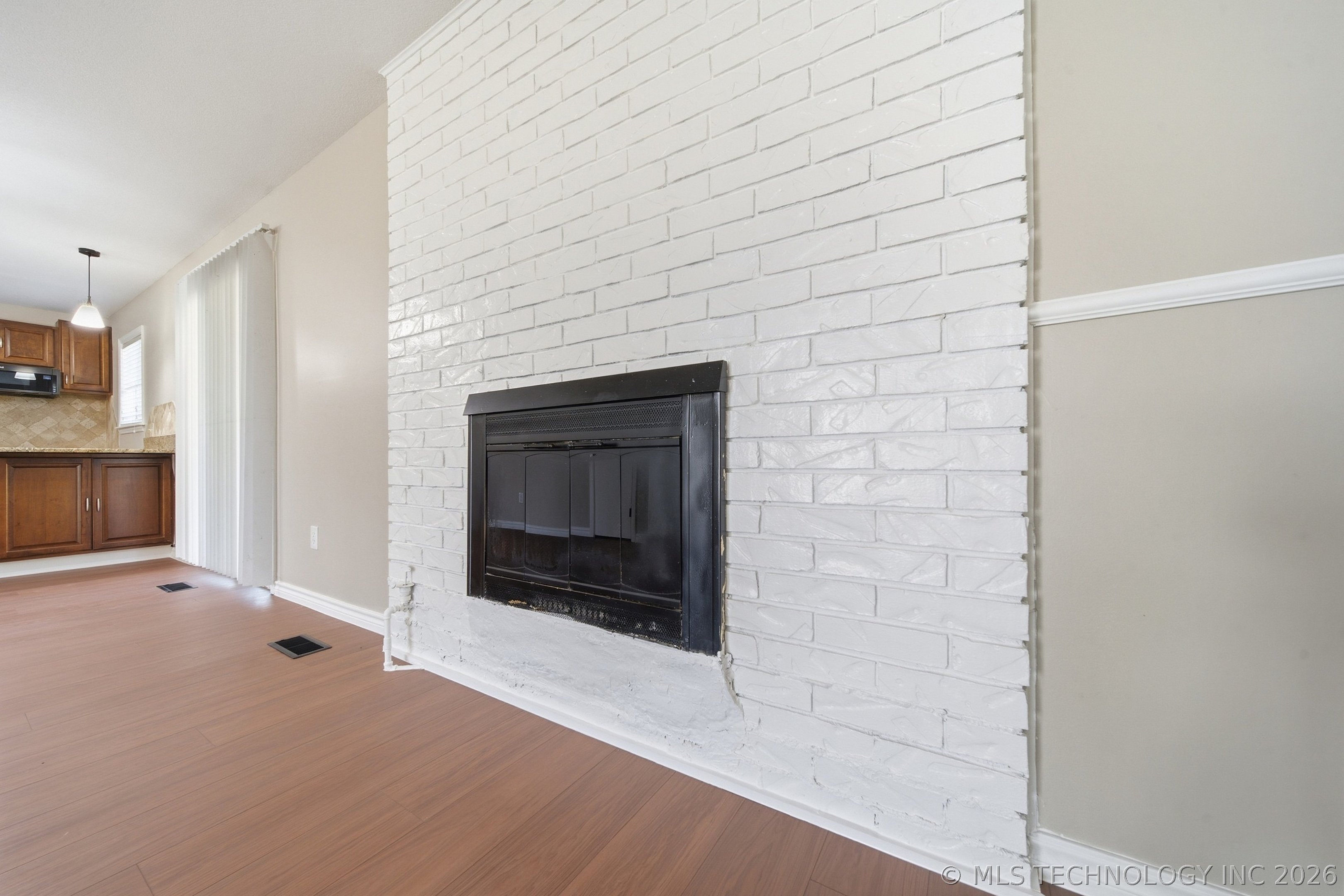 11819 E 27th Street Property Photo 5