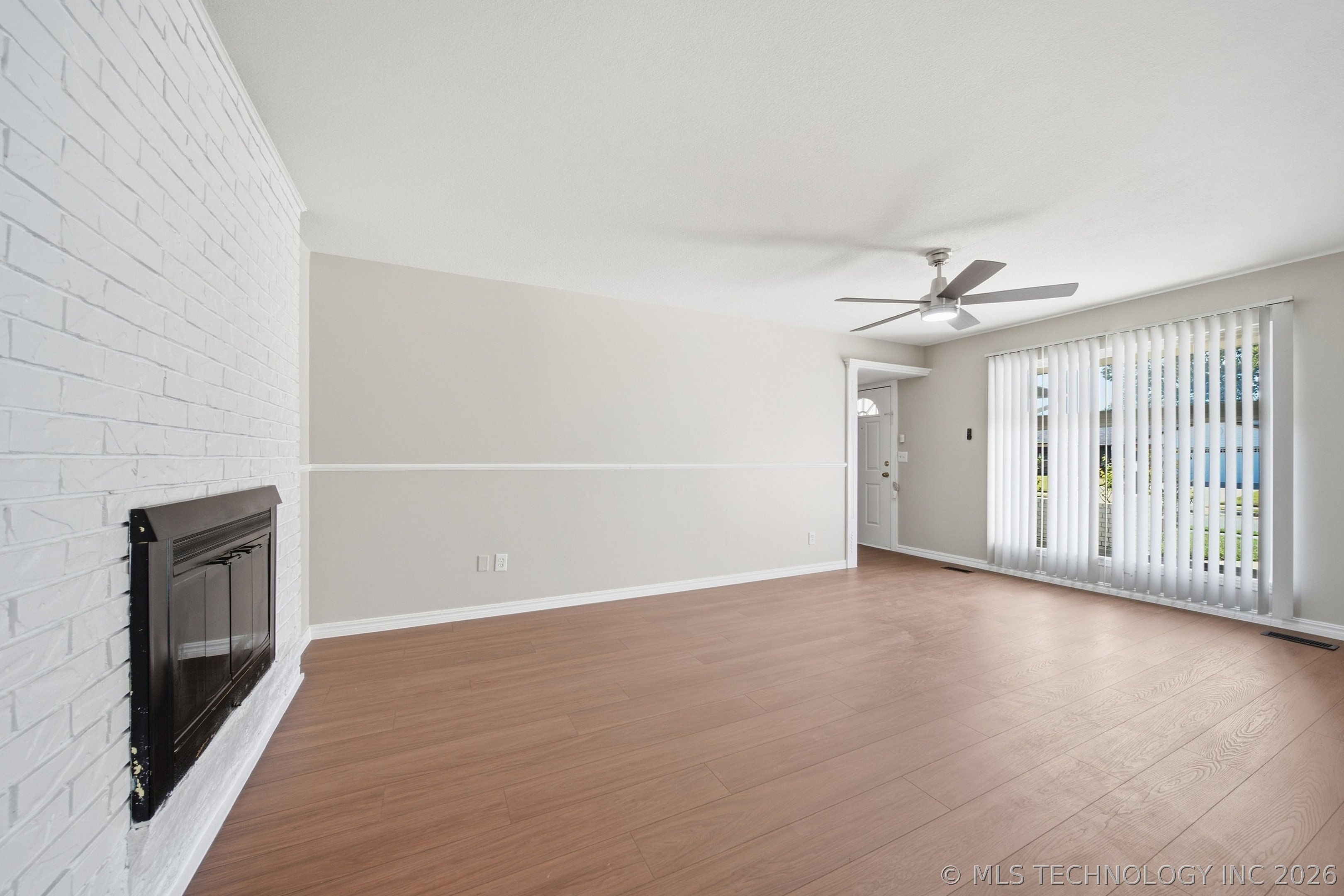11819 E 27th Street Property Photo 6