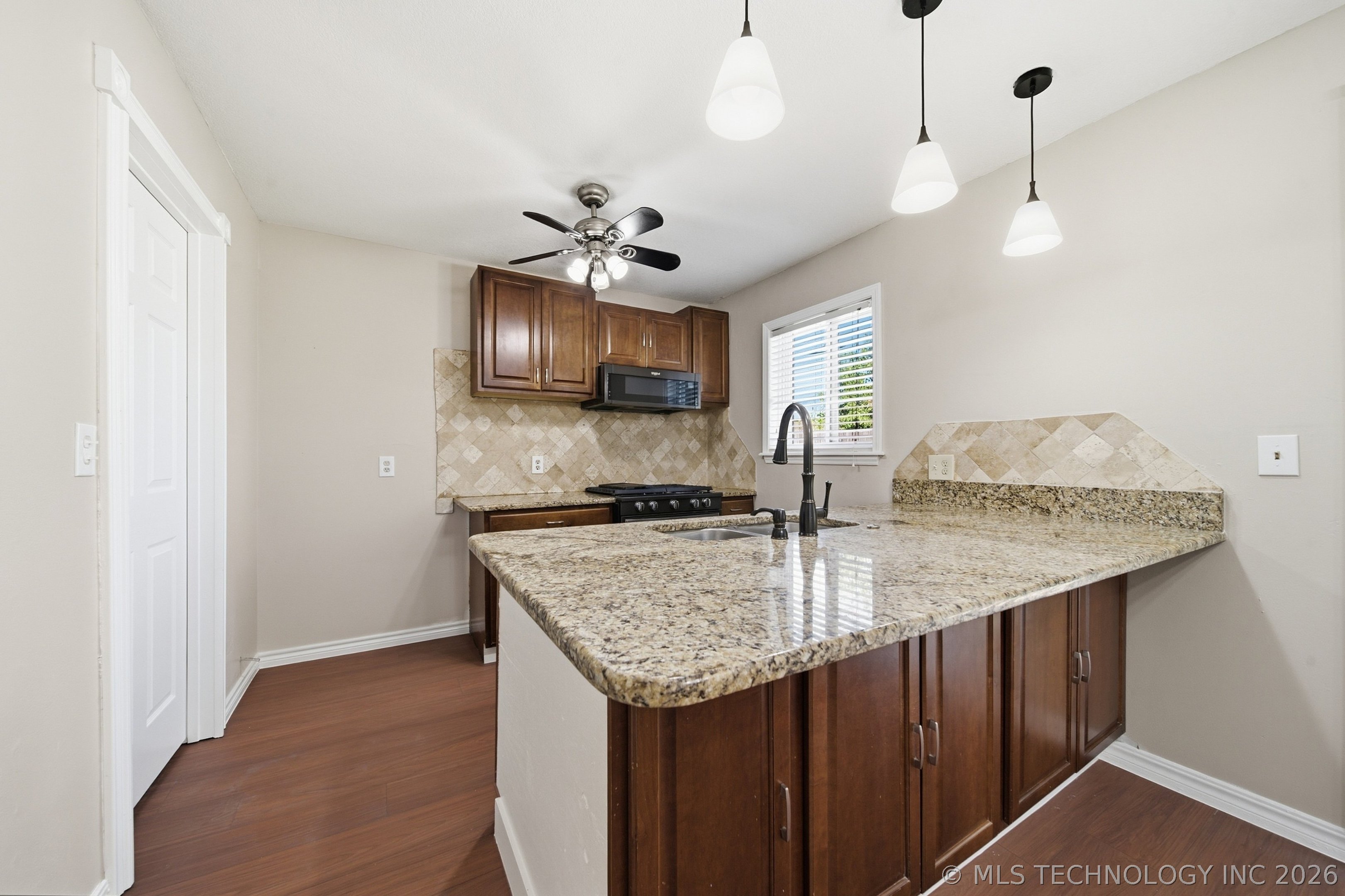 11819 E 27th Street Property Photo 9