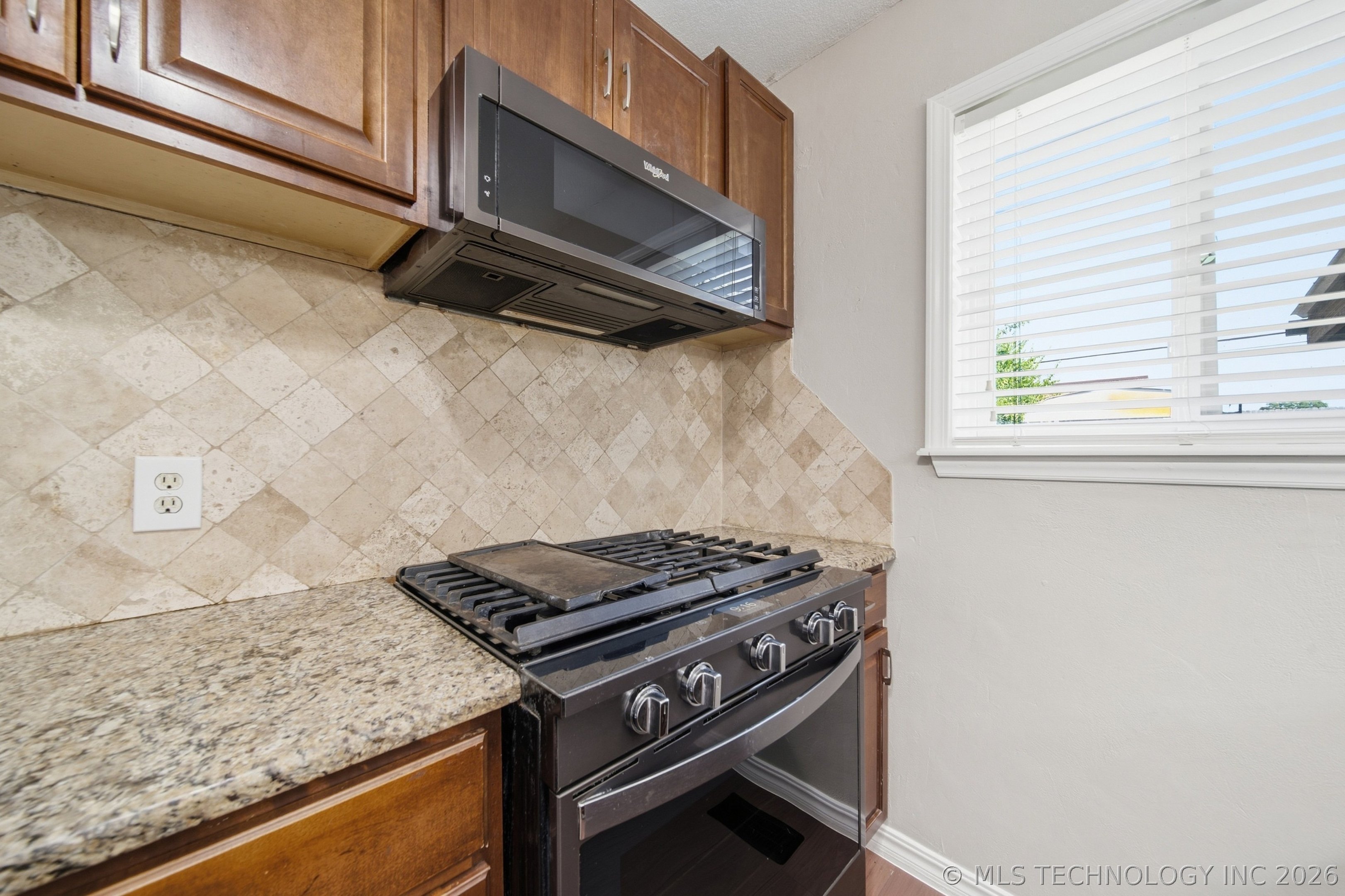 11819 E 27th Street Property Photo 11