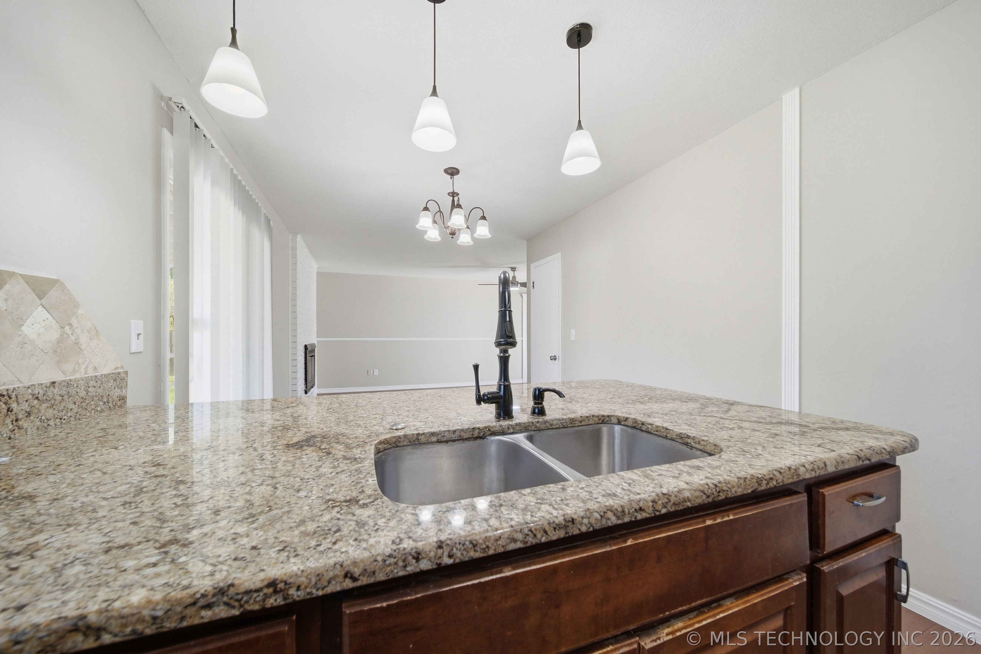 11819 E 27th Street Property Photo 12