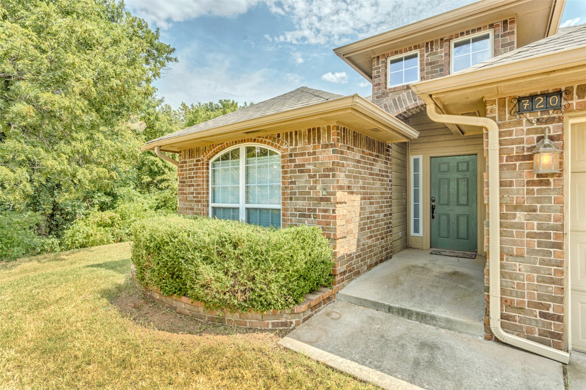 720 Hedgewood Drive Property Photo 1