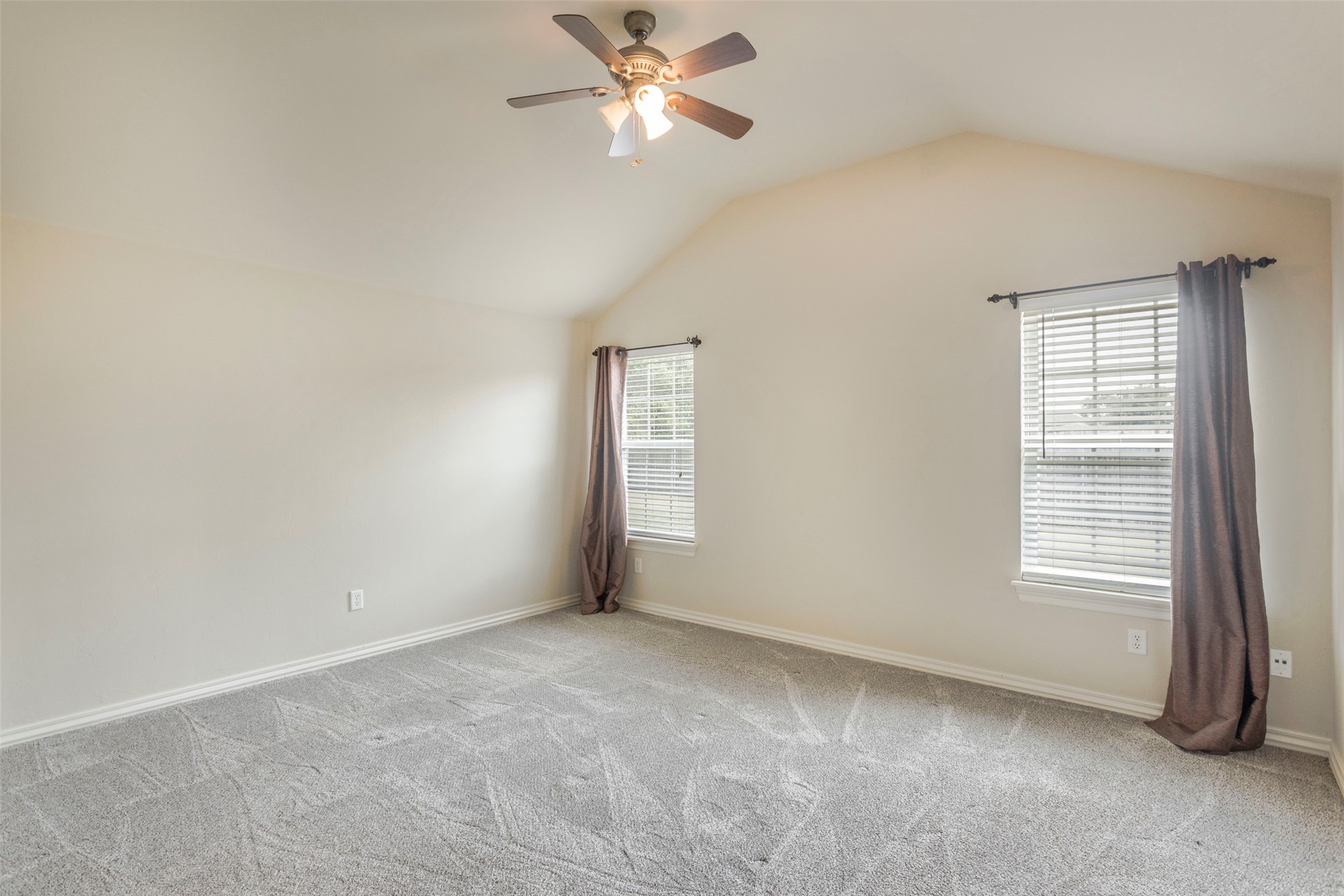 720 Hedgewood Drive Property Photo 22