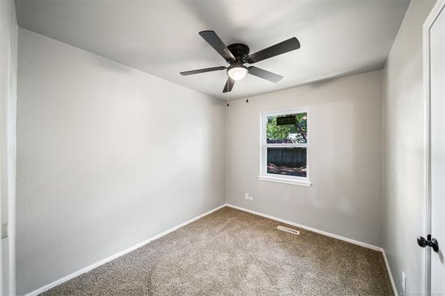 1108 N Hickory Court Property Photo 19