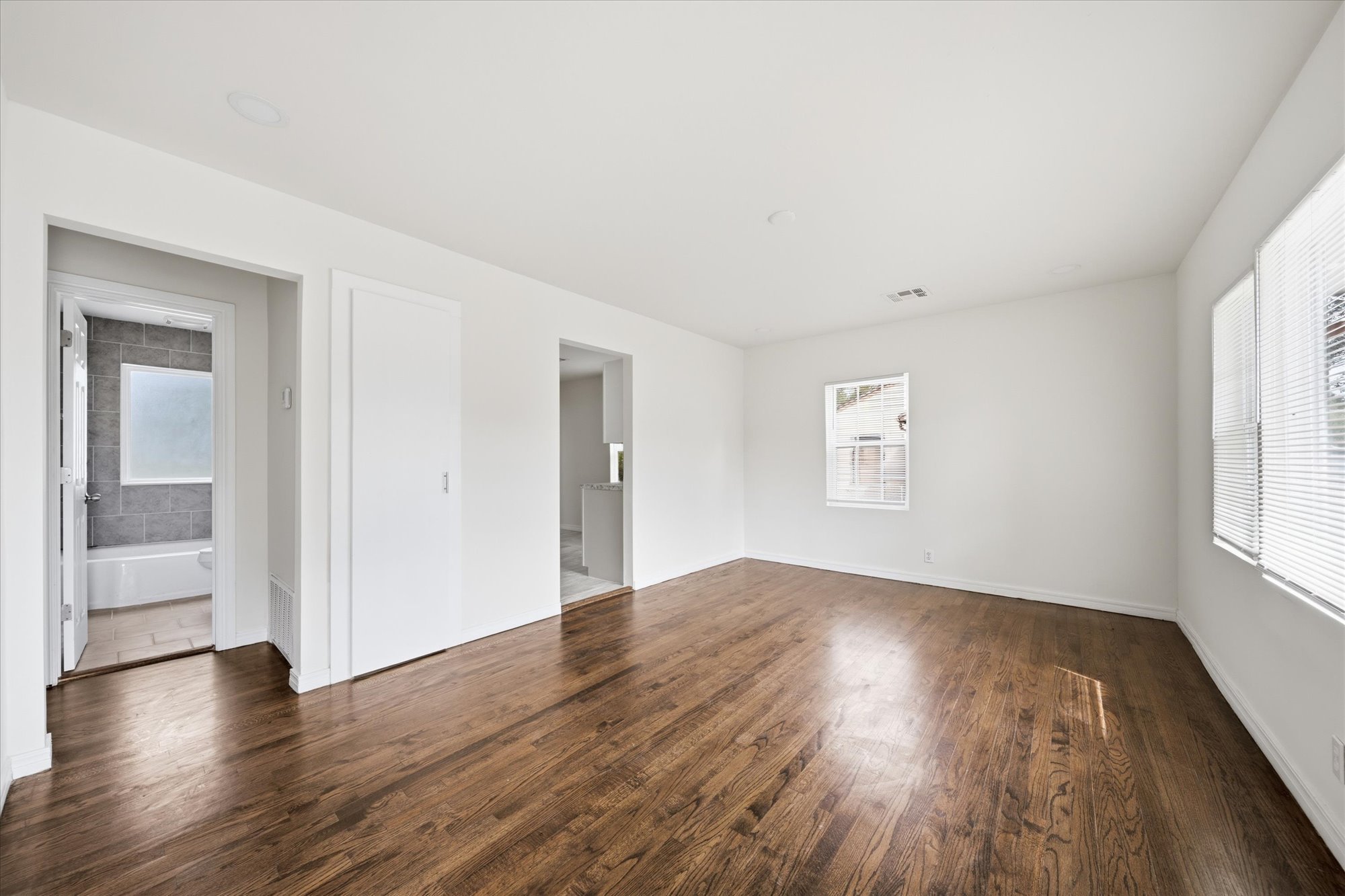 1112 S 53rd West Avenue Property Photo 3