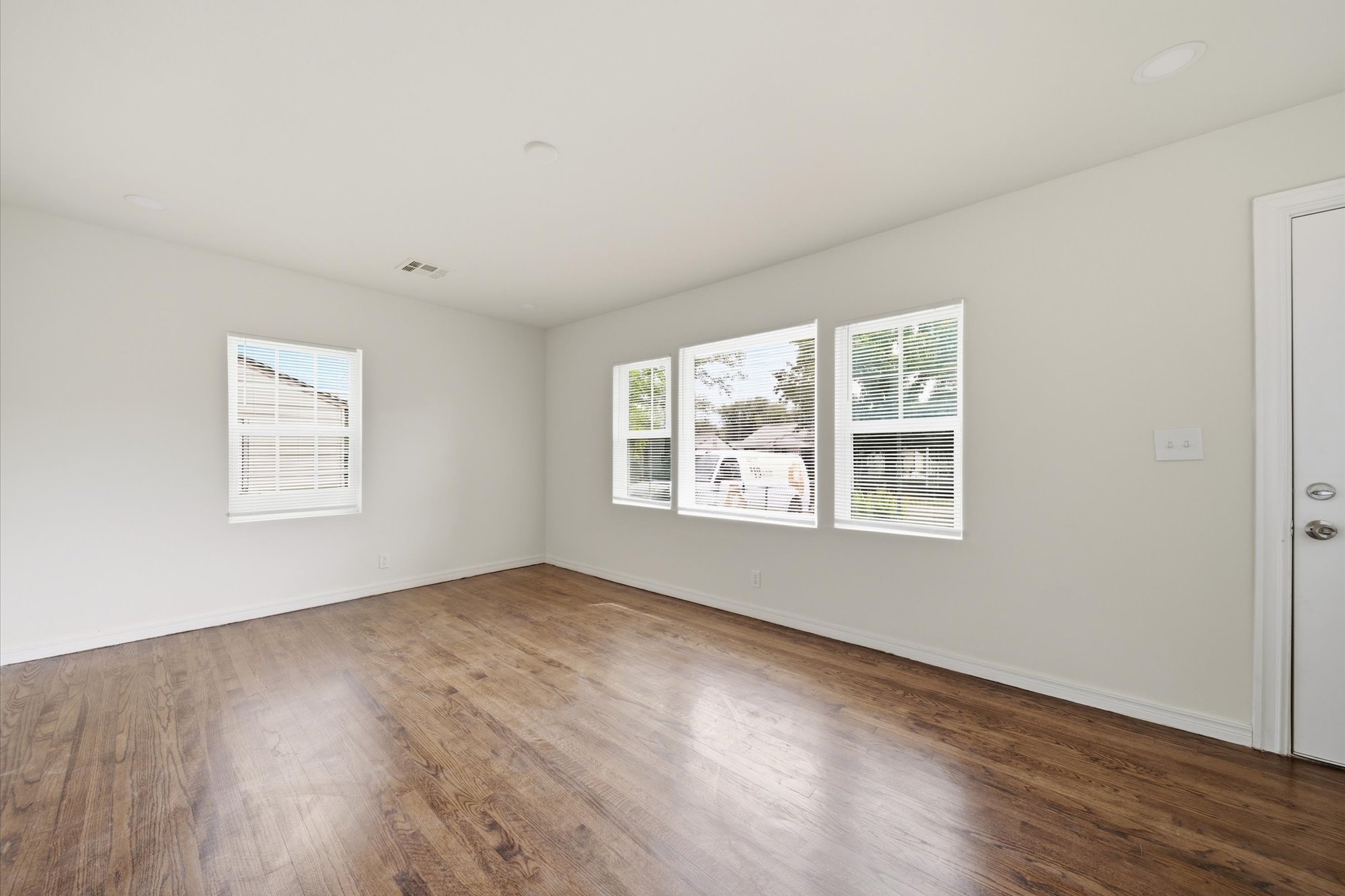 1112 S 53rd West Avenue Property Photo 4