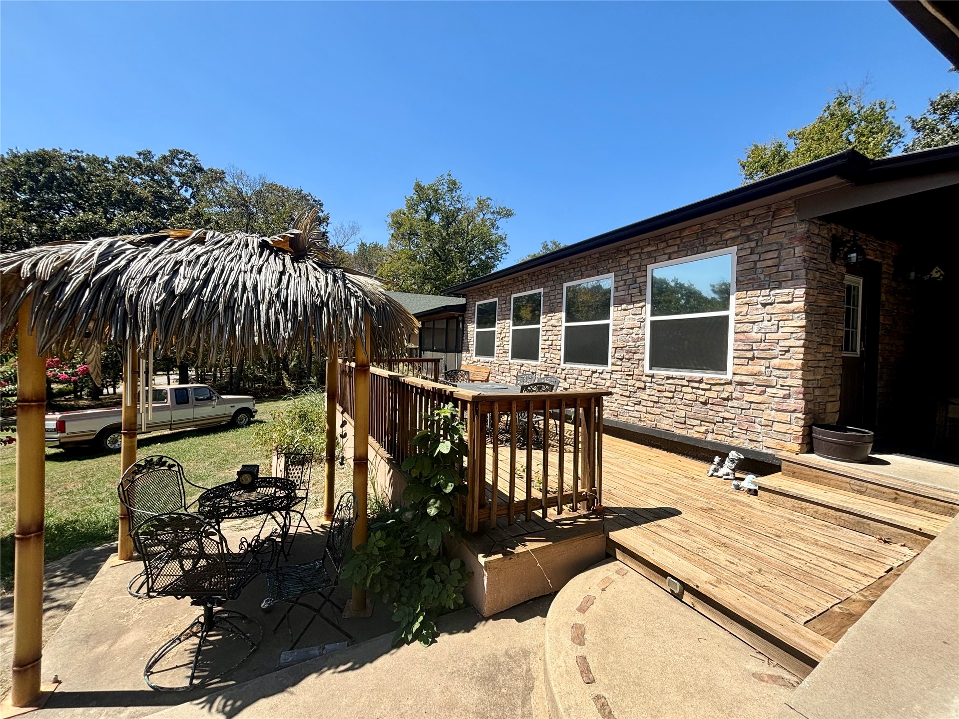 33857 E 713 Drive Property Photo 3