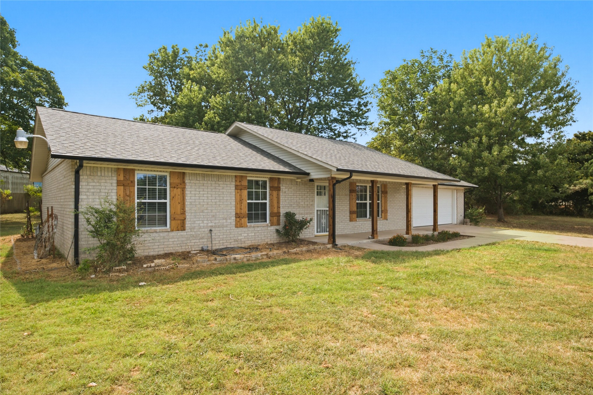 1799 W Main Street Property Photo 2