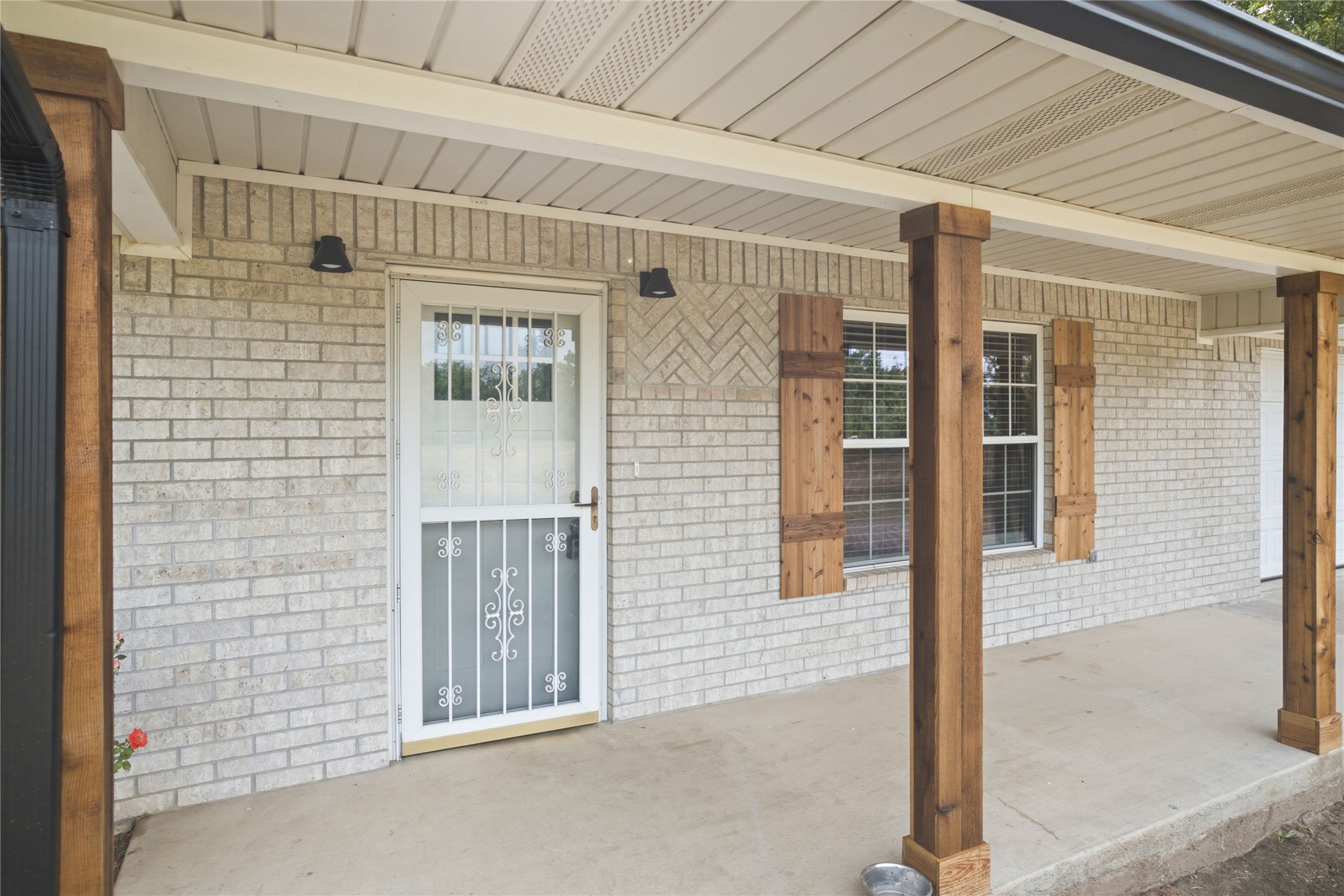 1799 W Main Street Property Photo 8