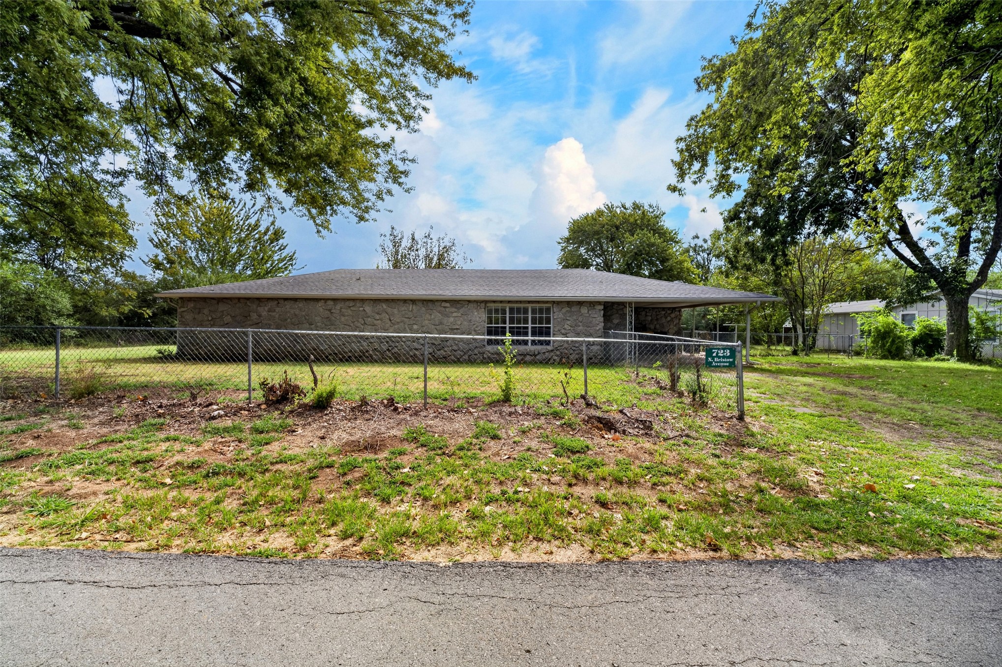 723 N Bristow Avenue Property Photo 33