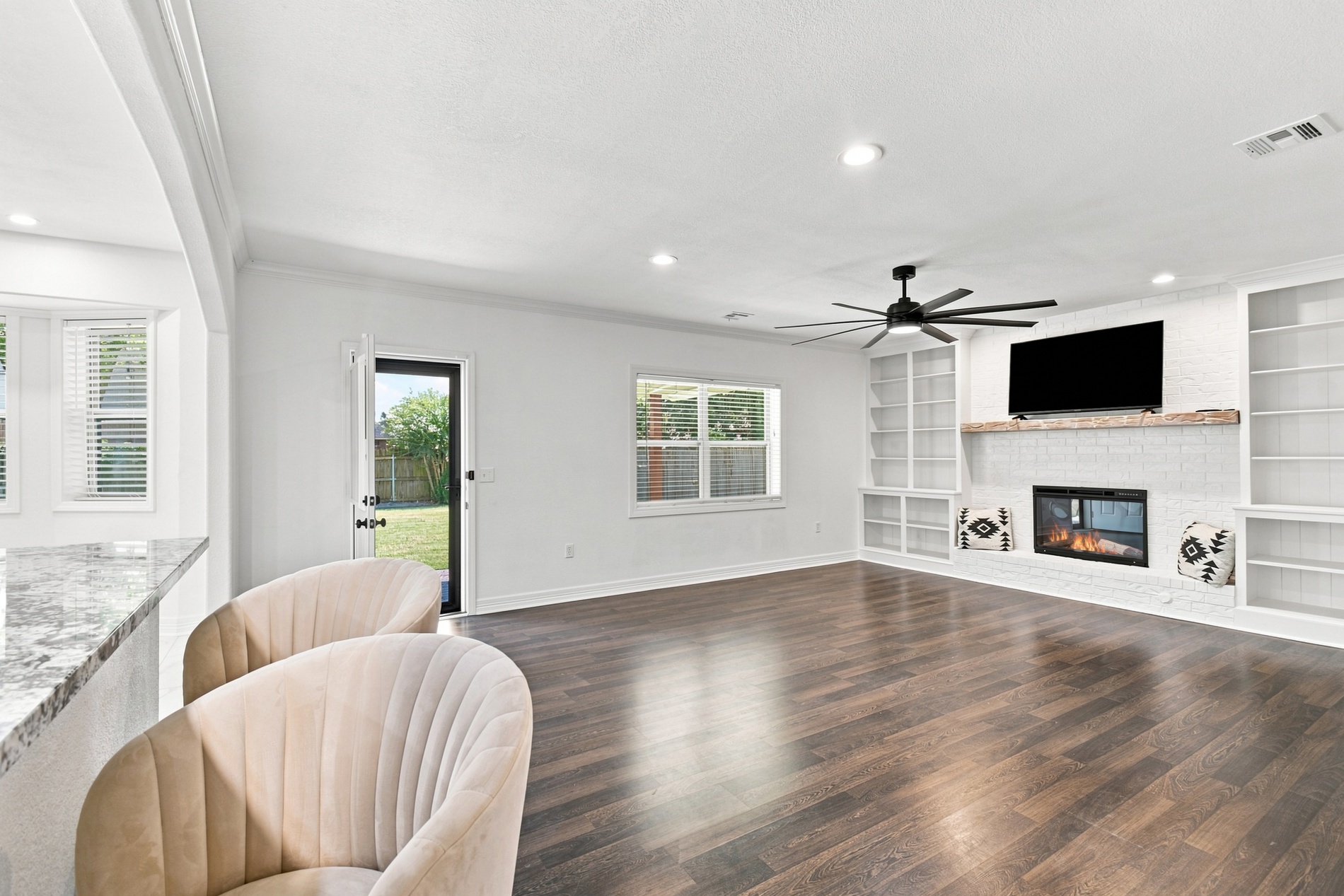 2317 W Nashville Court Property Photo 4